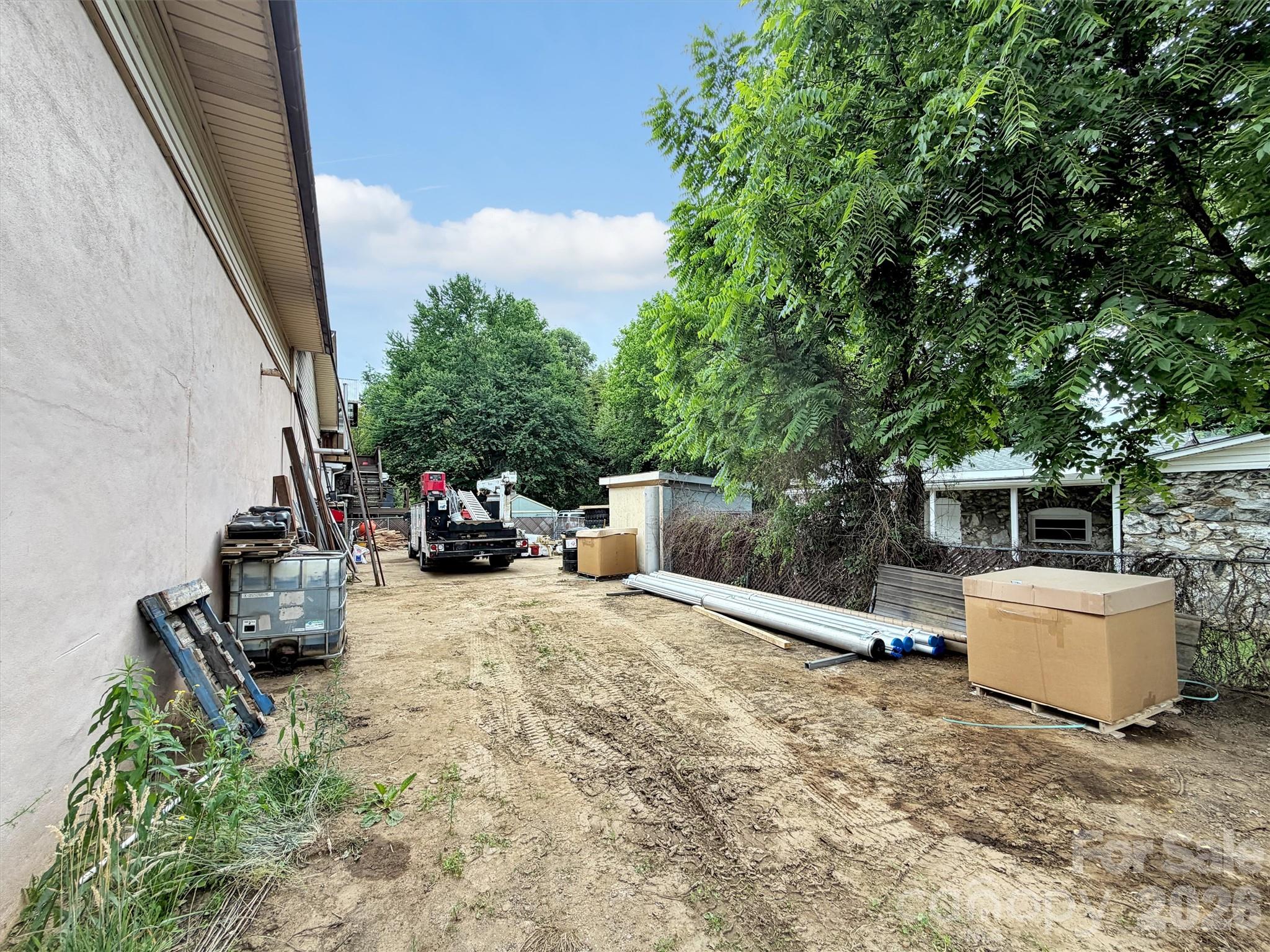 1604 South Main Street Property Photo 17