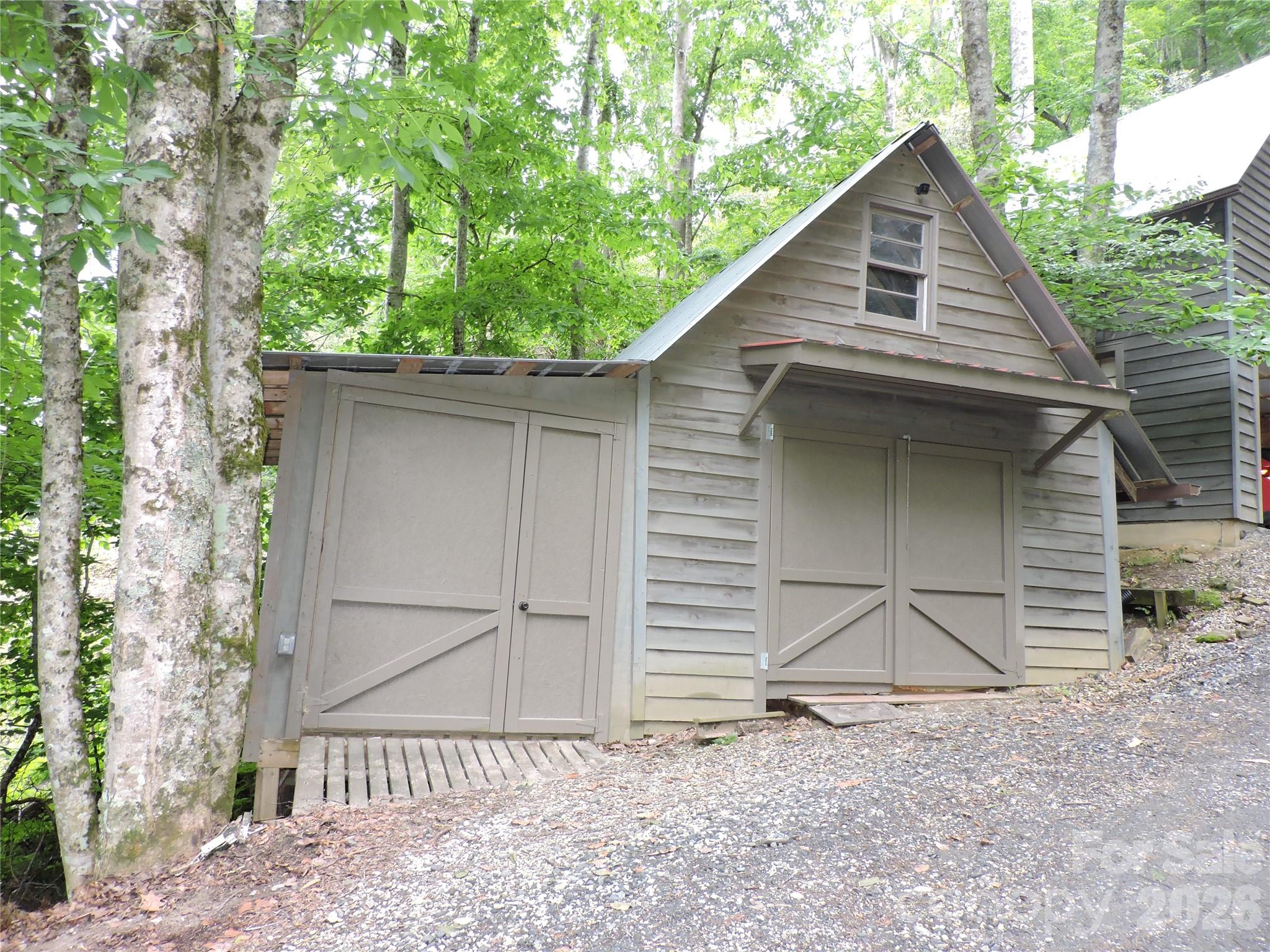 963 Melton Branch Road Property Photo 4