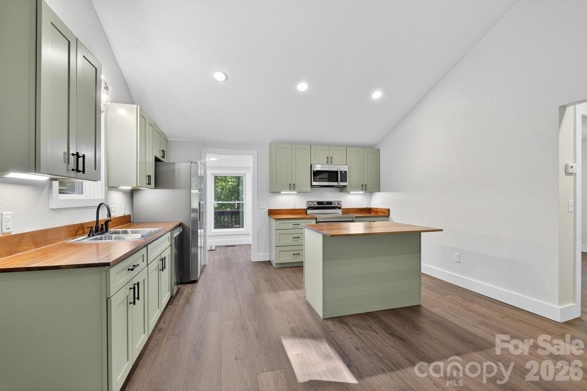 2448 Alfred Hartley Road Property Photo 6