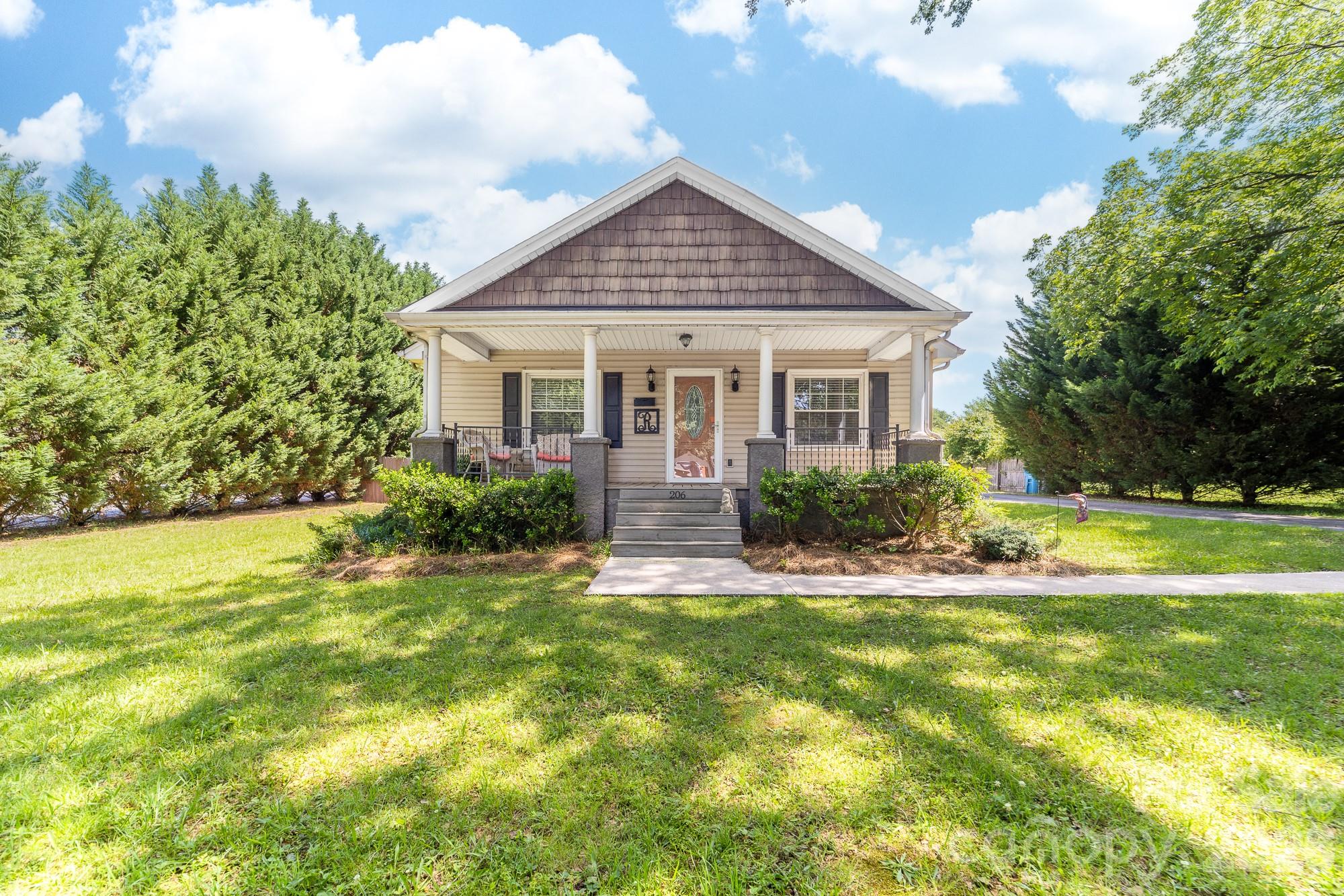 206 Eagle Road Property Photo 1