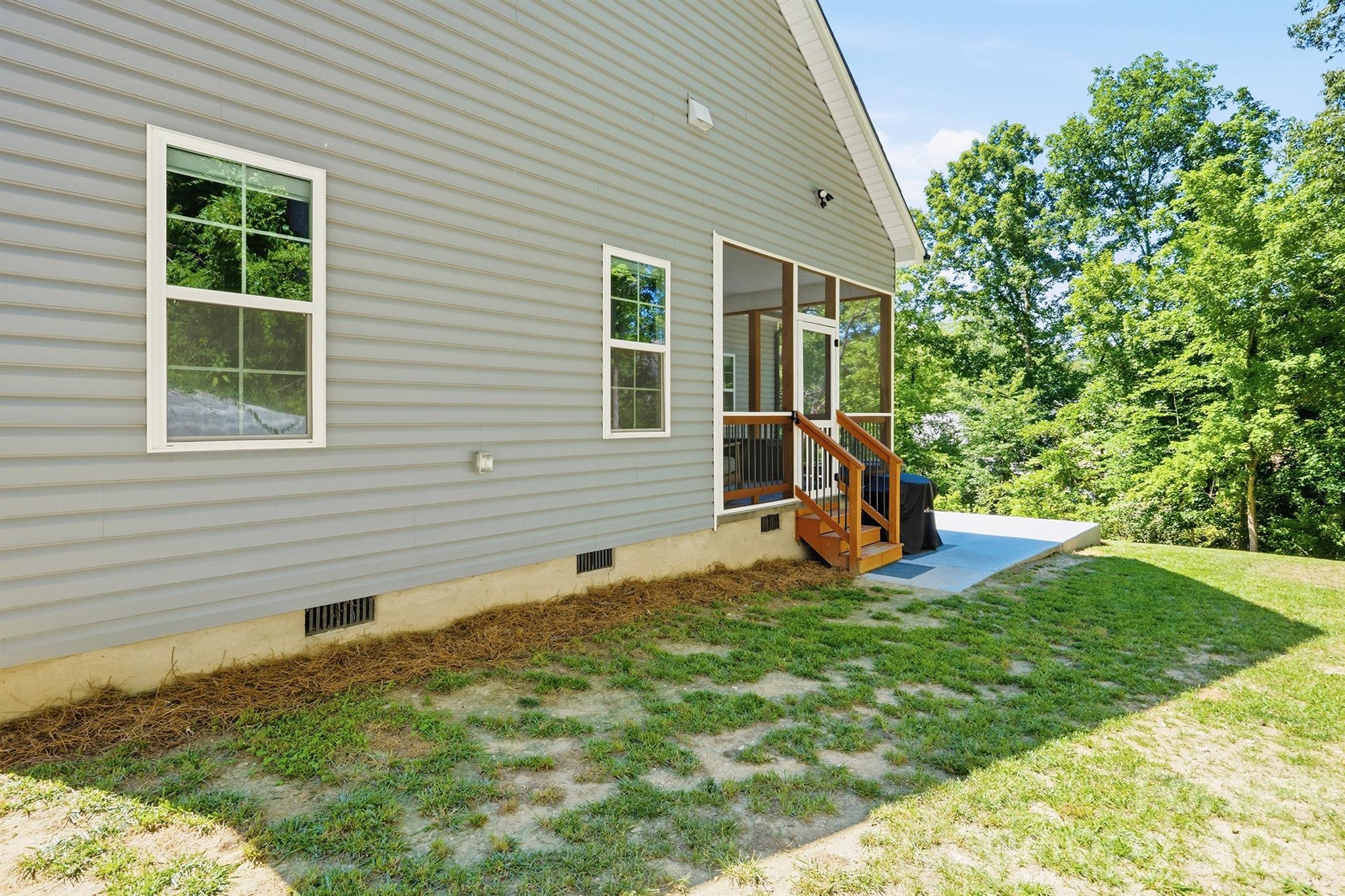 413 Lakewood Drive Property Photo 5