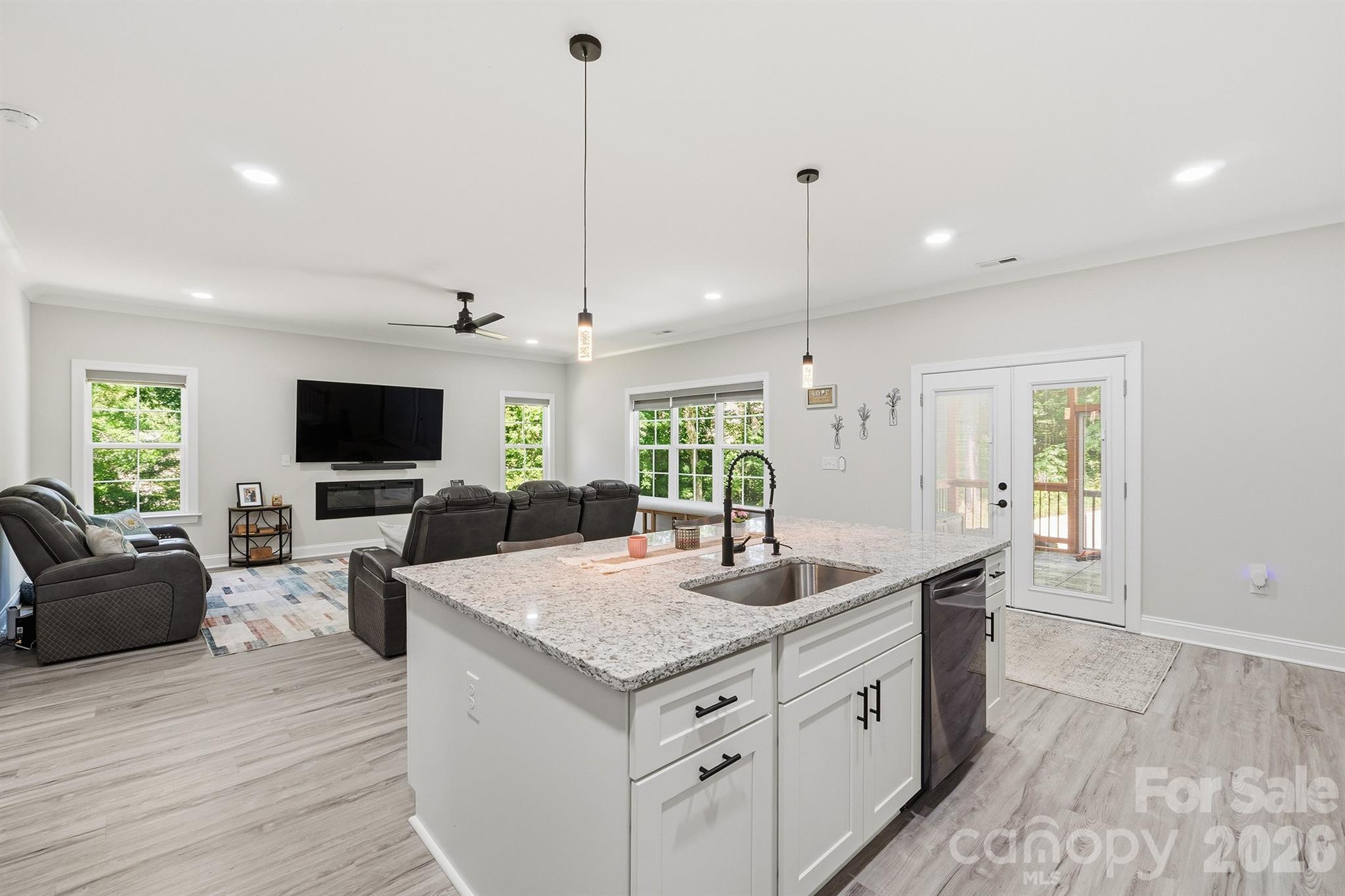 413 Lakewood Drive Property Photo 19