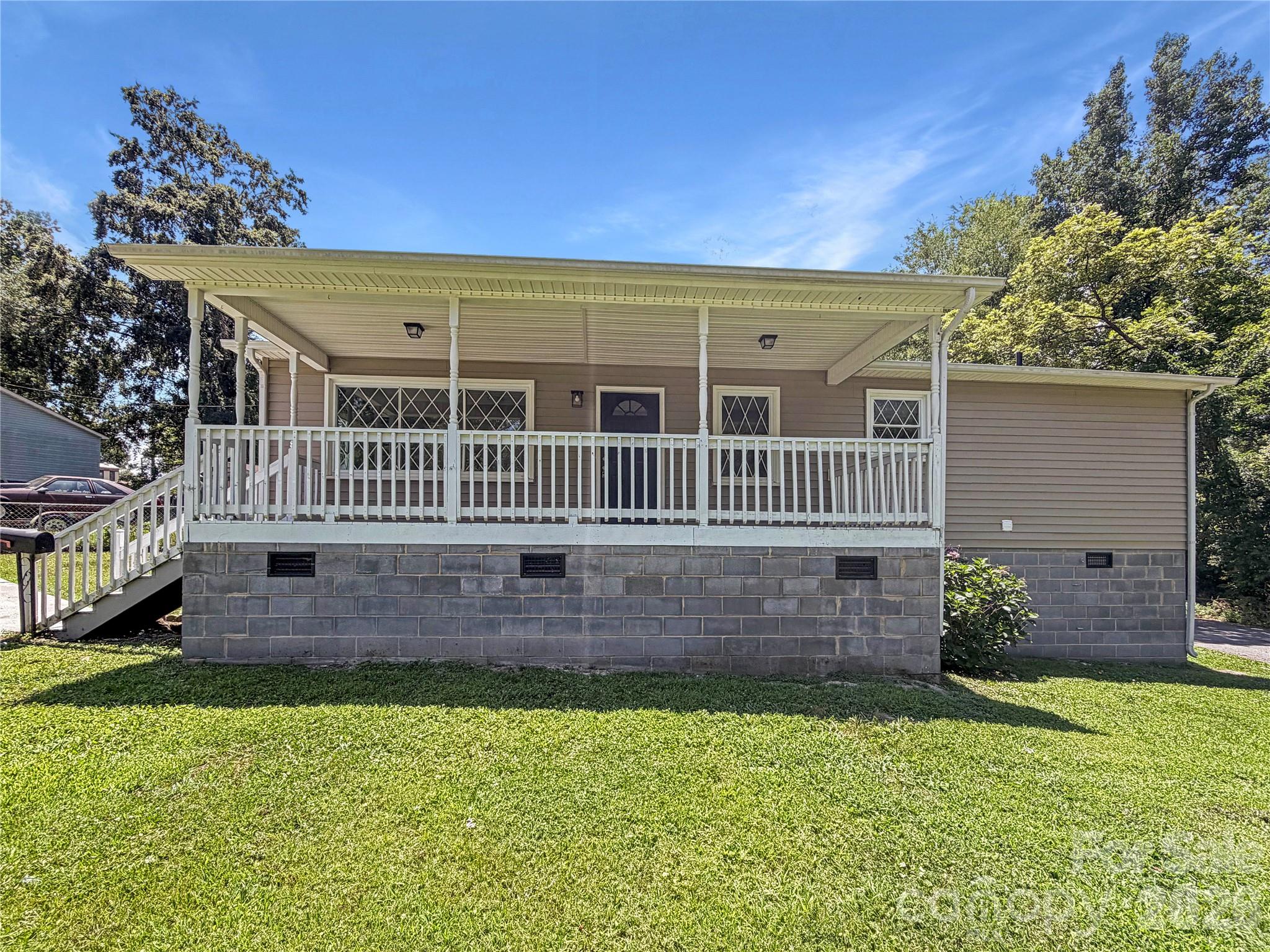 313 Black Street Property Photo 1