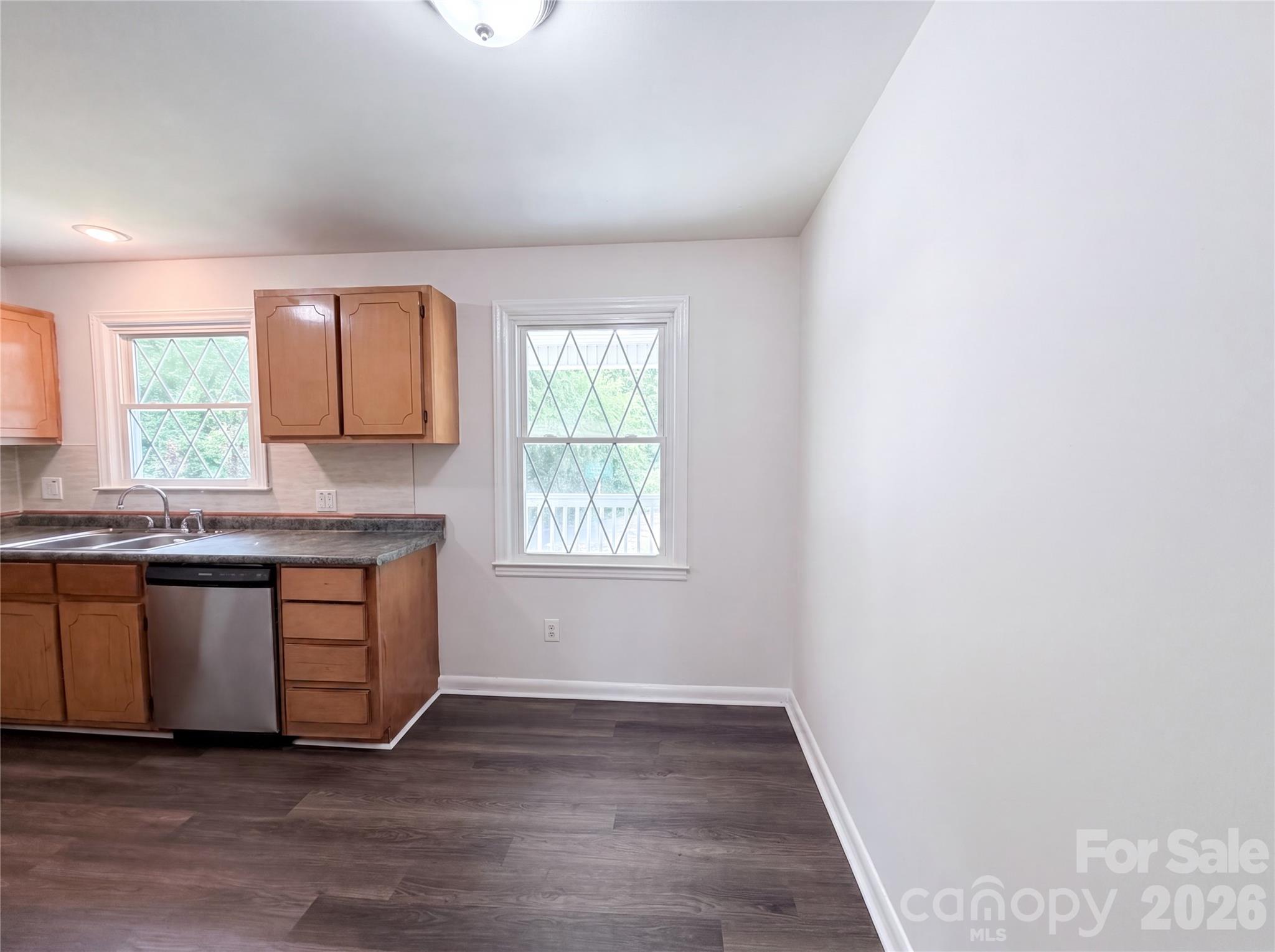 313 Black Street Property Photo 7