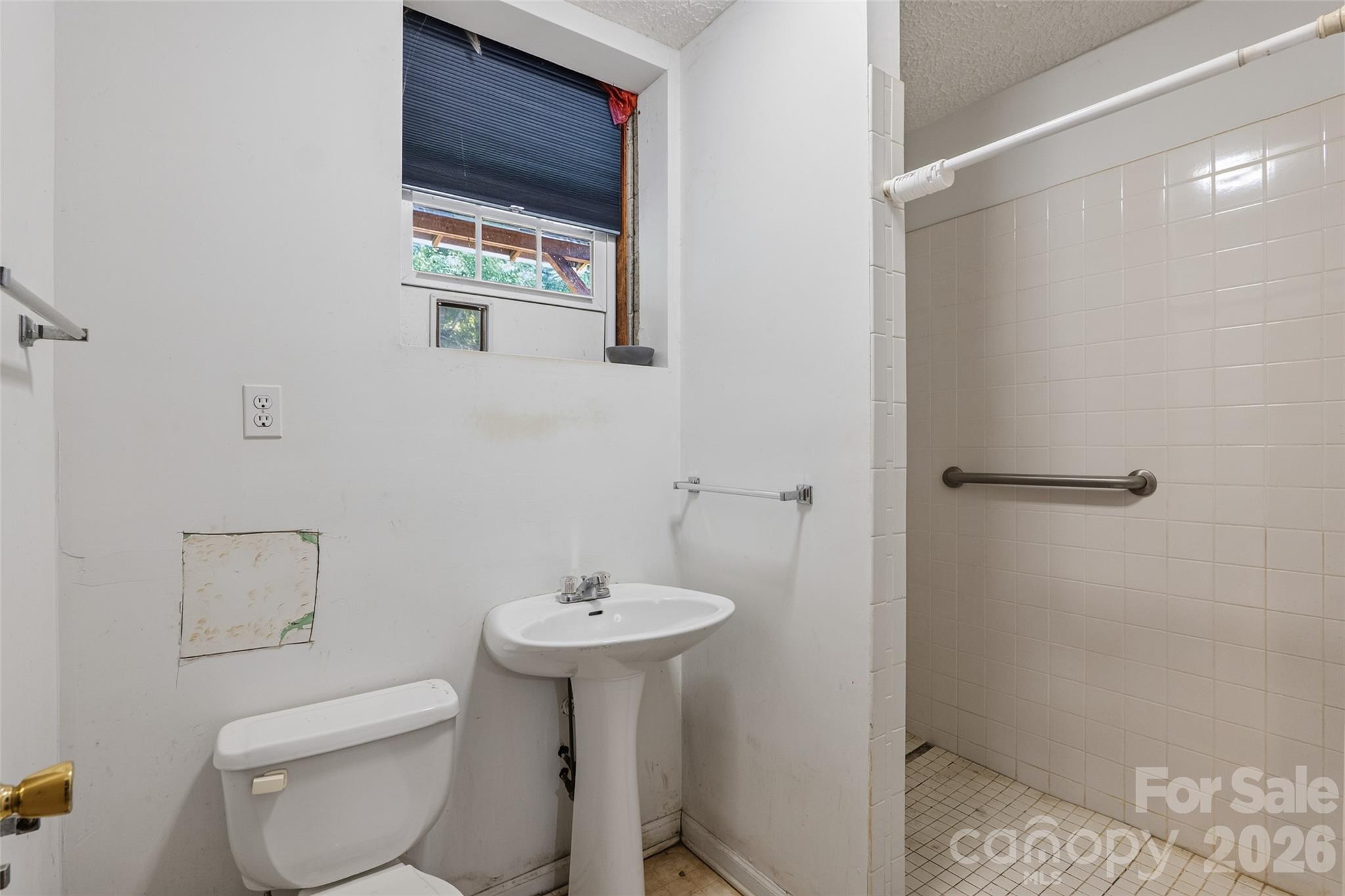 17 Azalea Road Property Photo 27