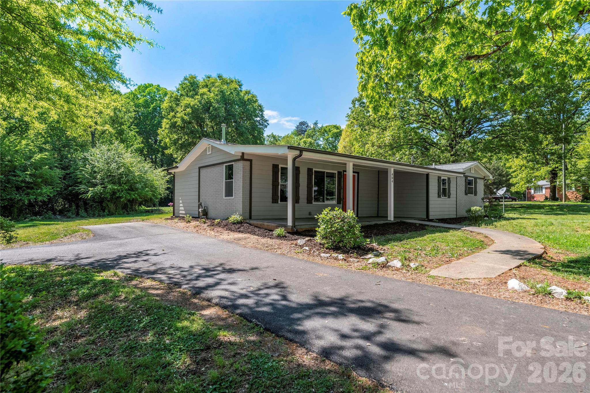 404 Dogwood Lane Property Photo 3