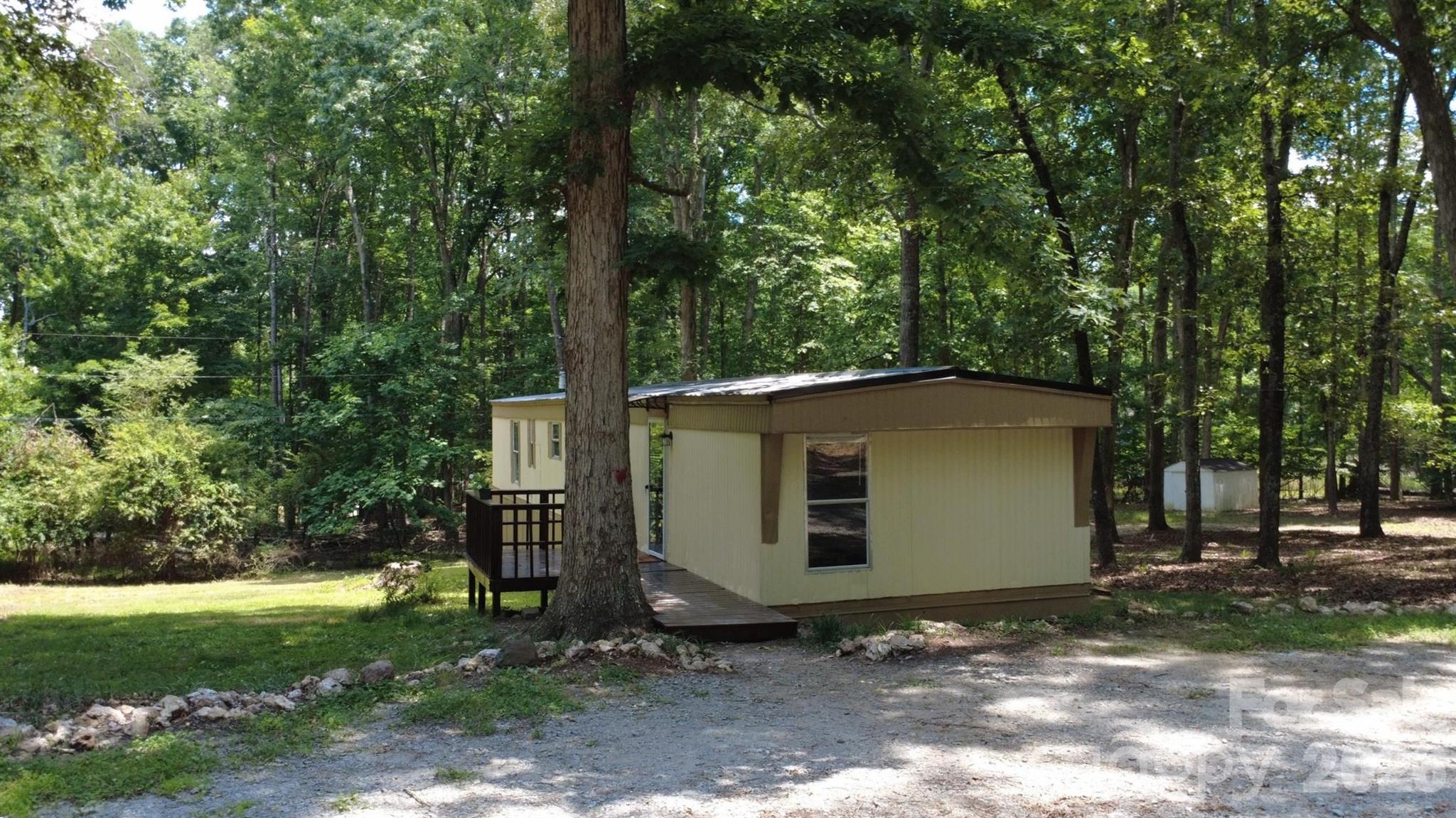 1140 Love Valley Road Property Photo 3