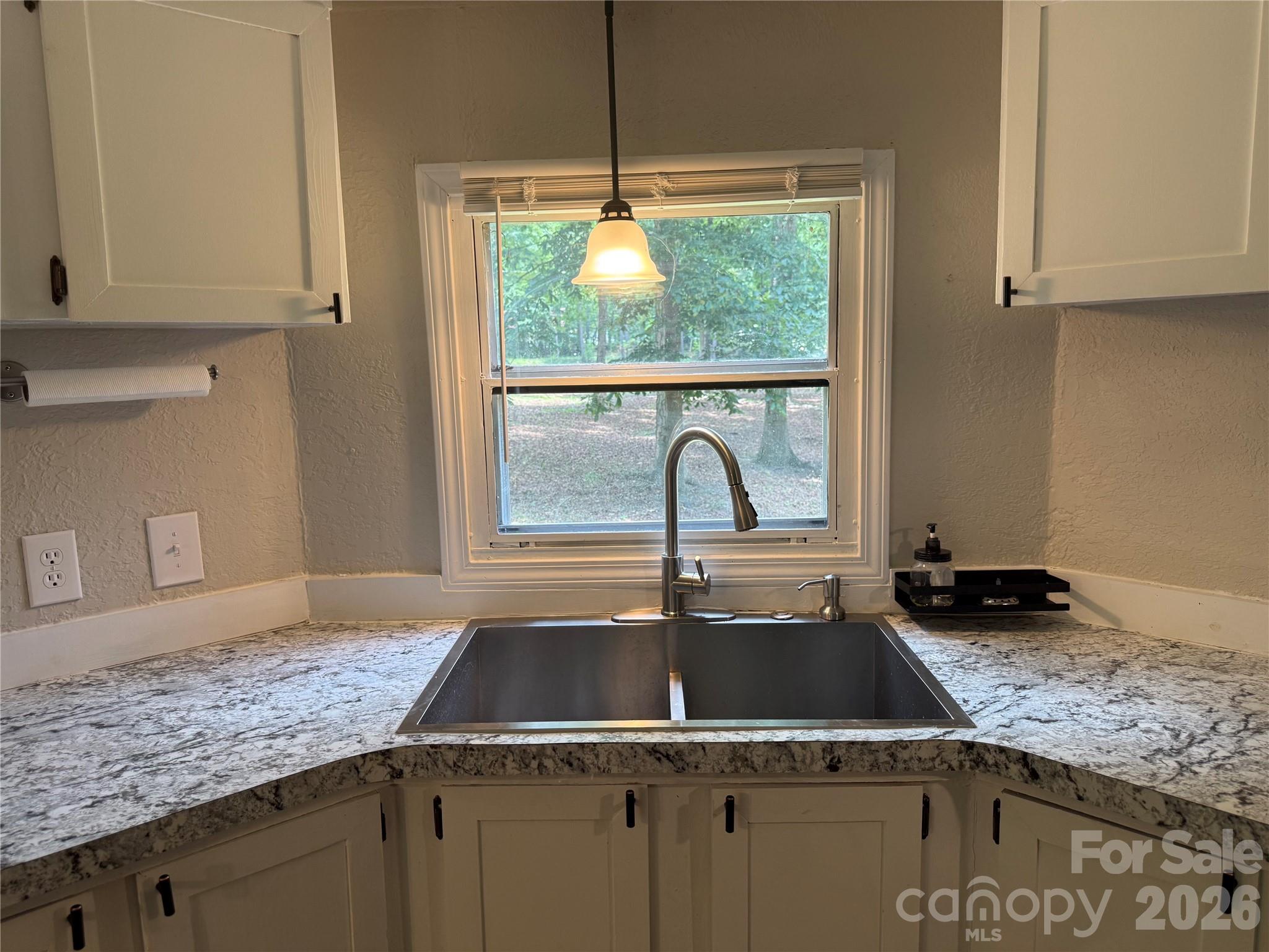 1140 Love Valley Road Property Photo 10