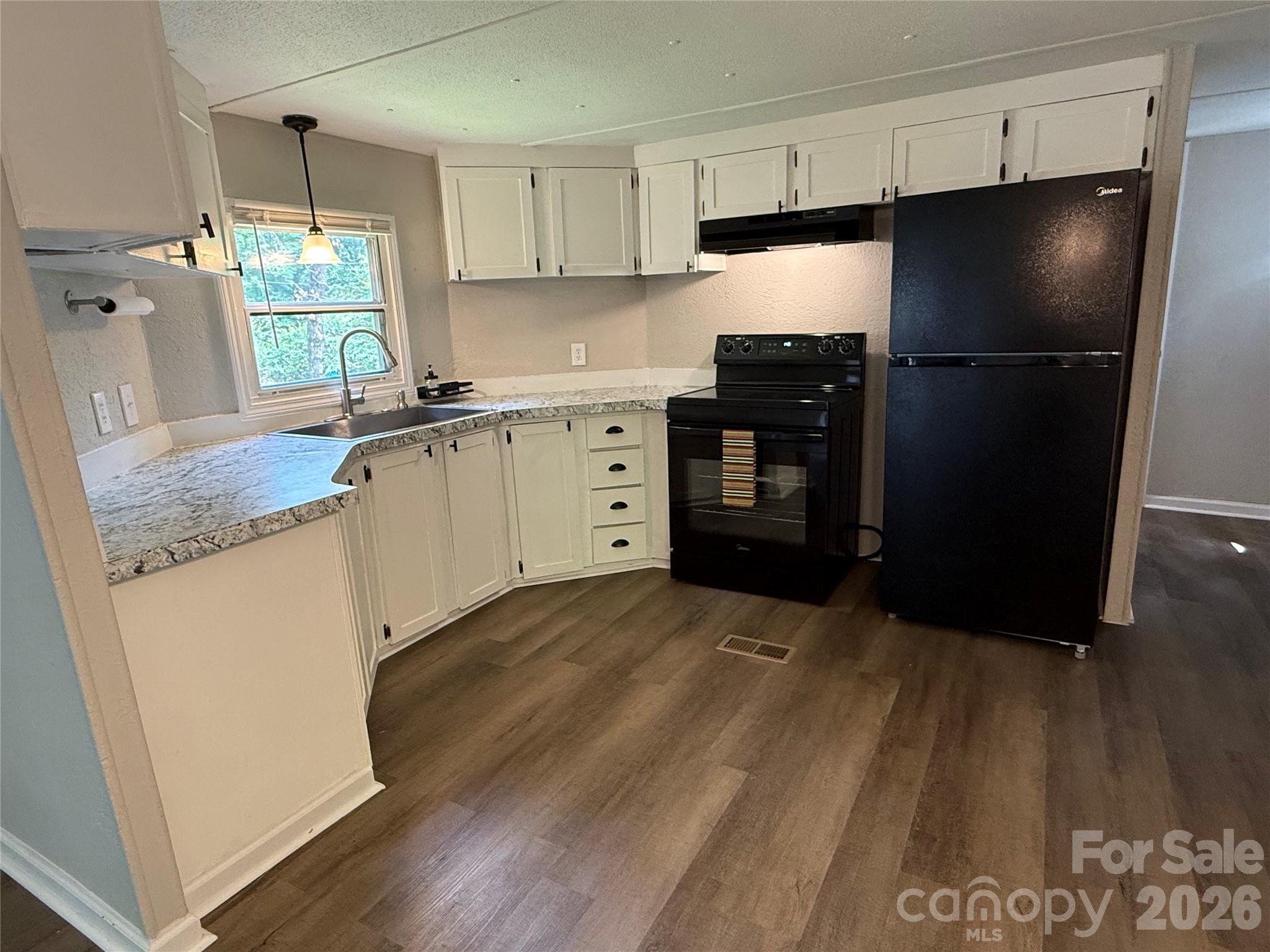 1140 Love Valley Road Property Photo 11