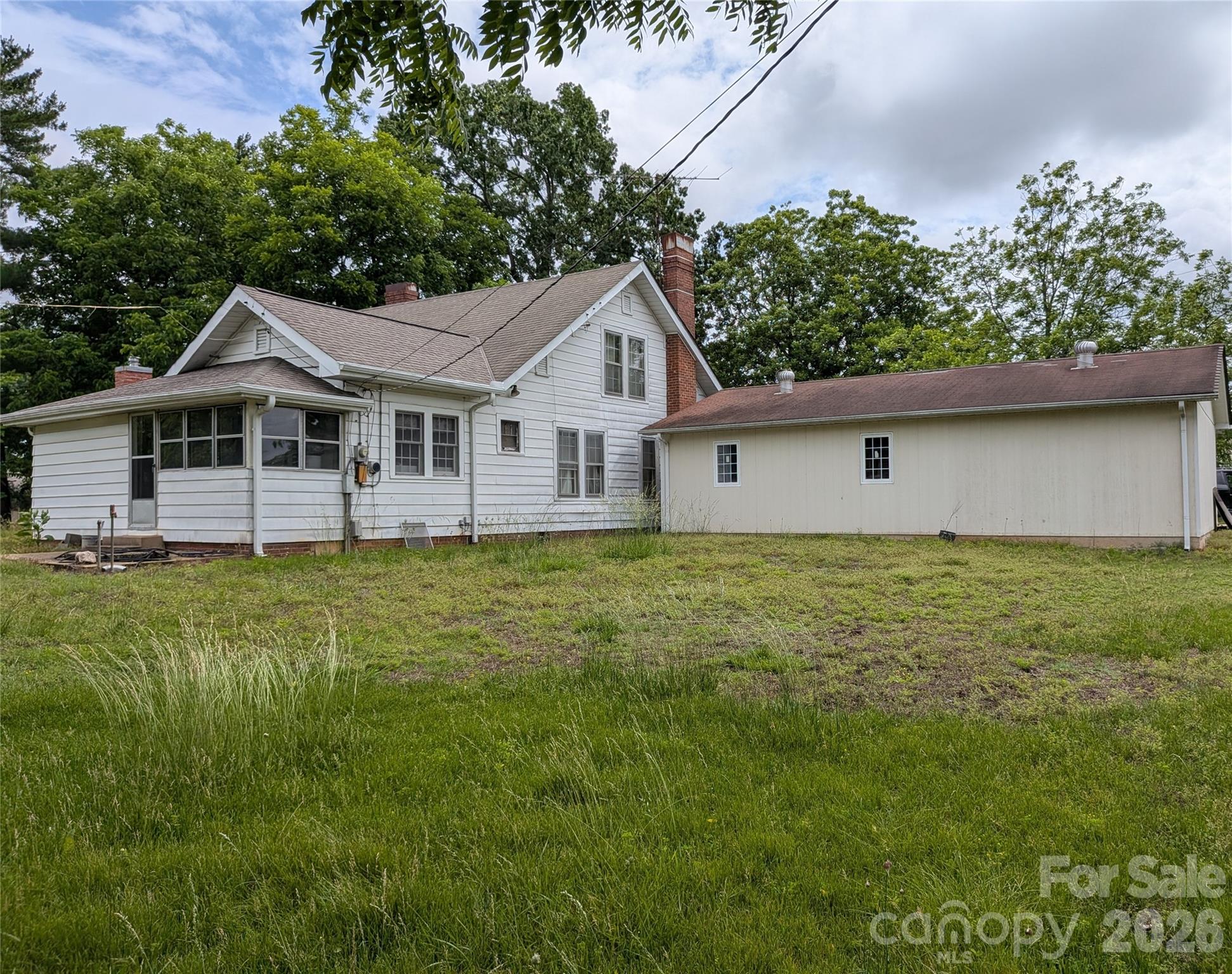 2618 Oakview Drive Property Photo 4
