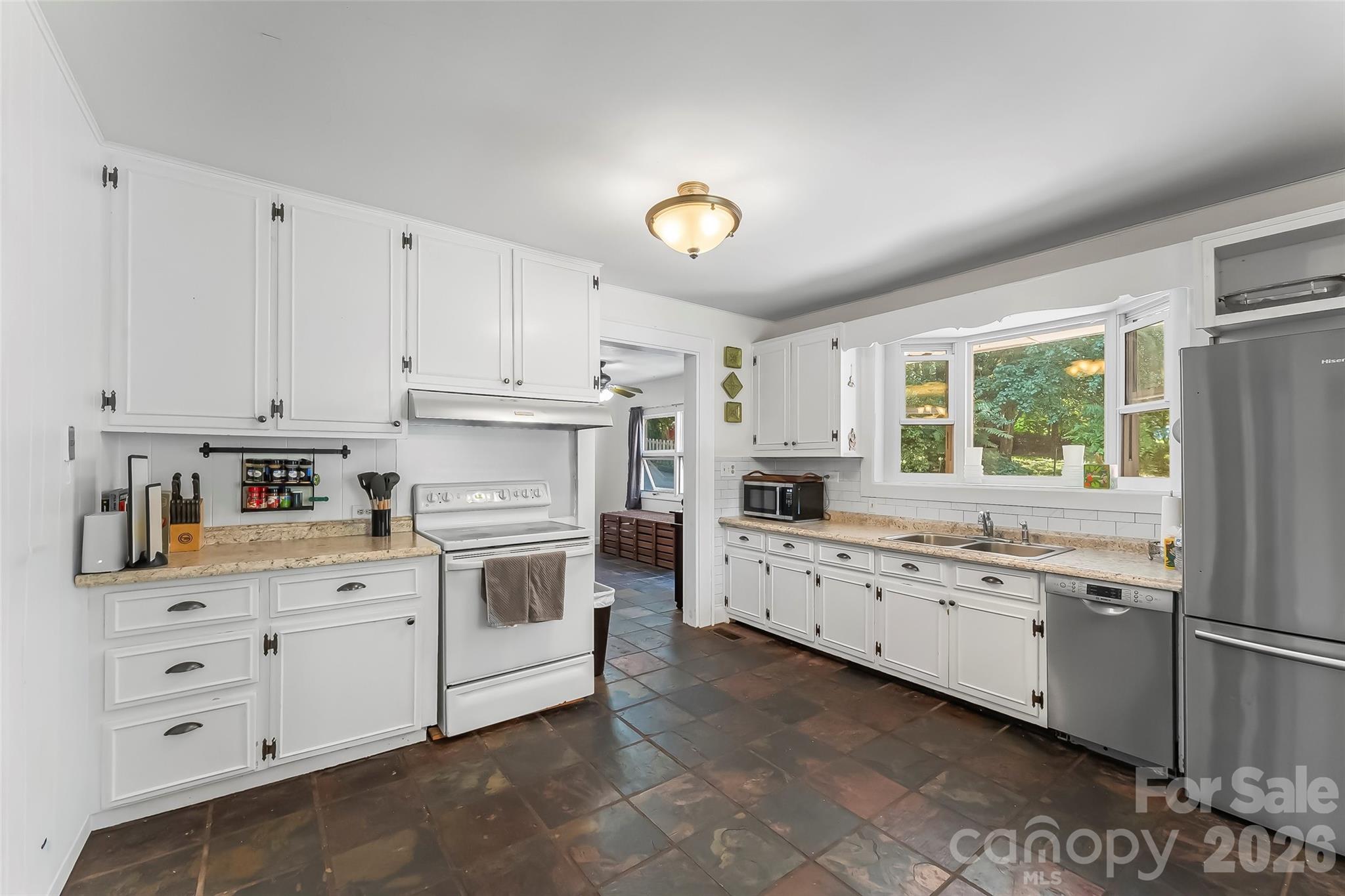101 Falls Street Property Photo 8