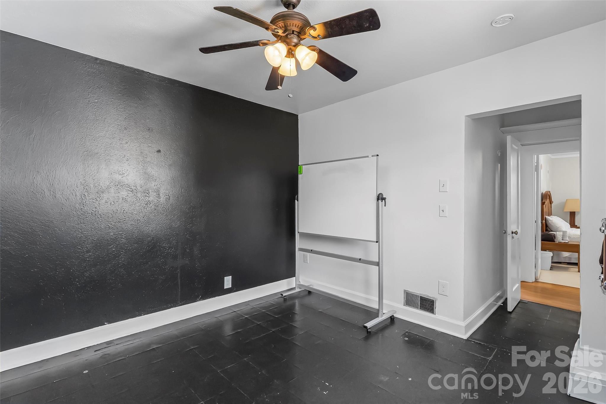 101 Falls Street Property Photo 19