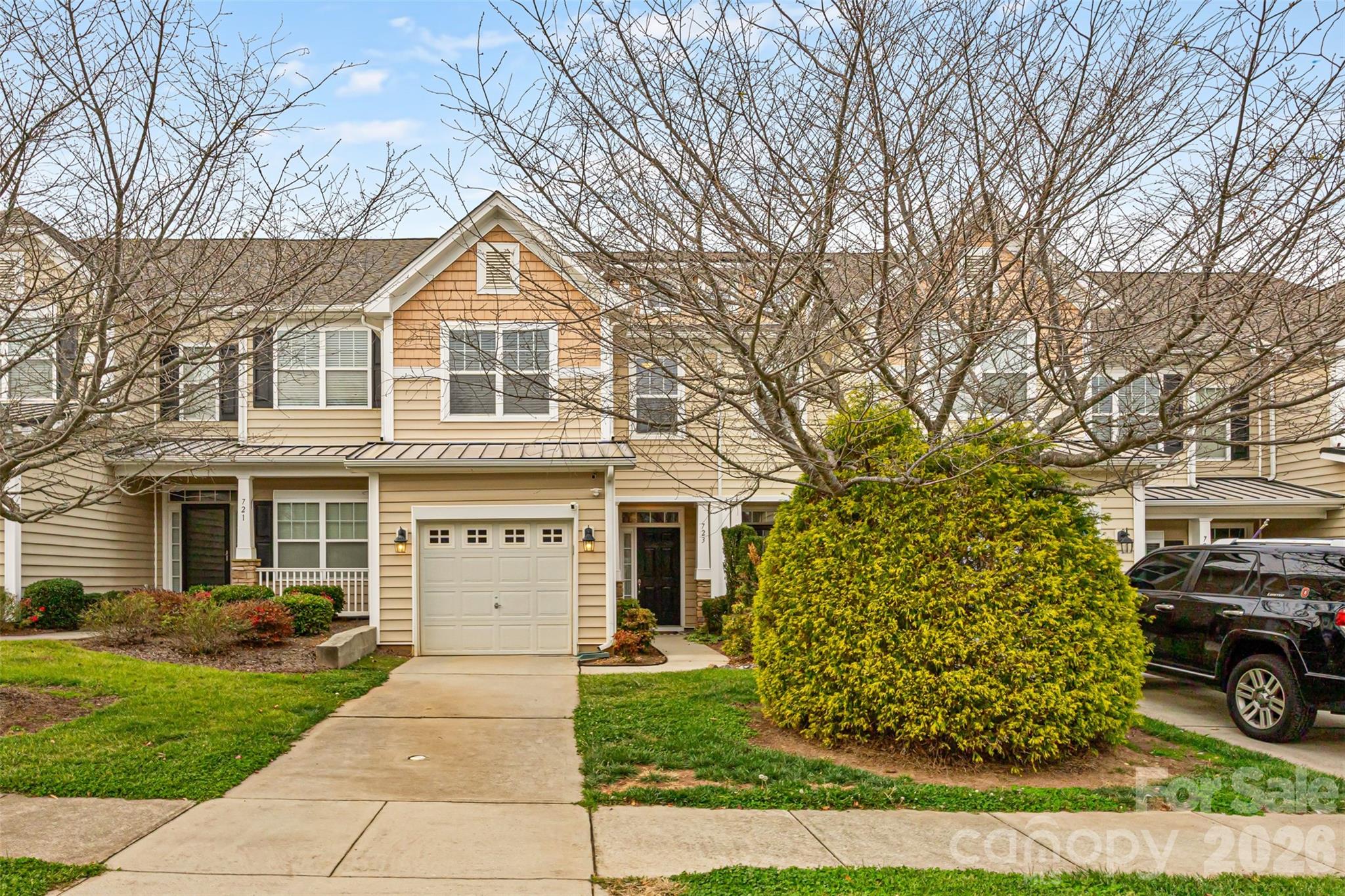 723 Winding Way Property Photo 1