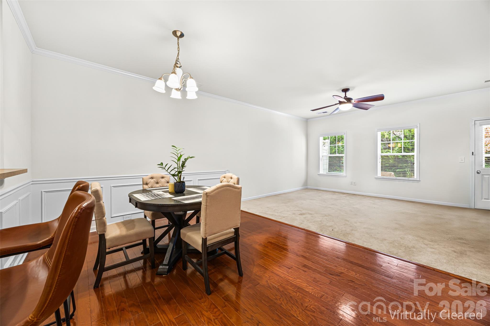 723 Winding Way Property Photo 3