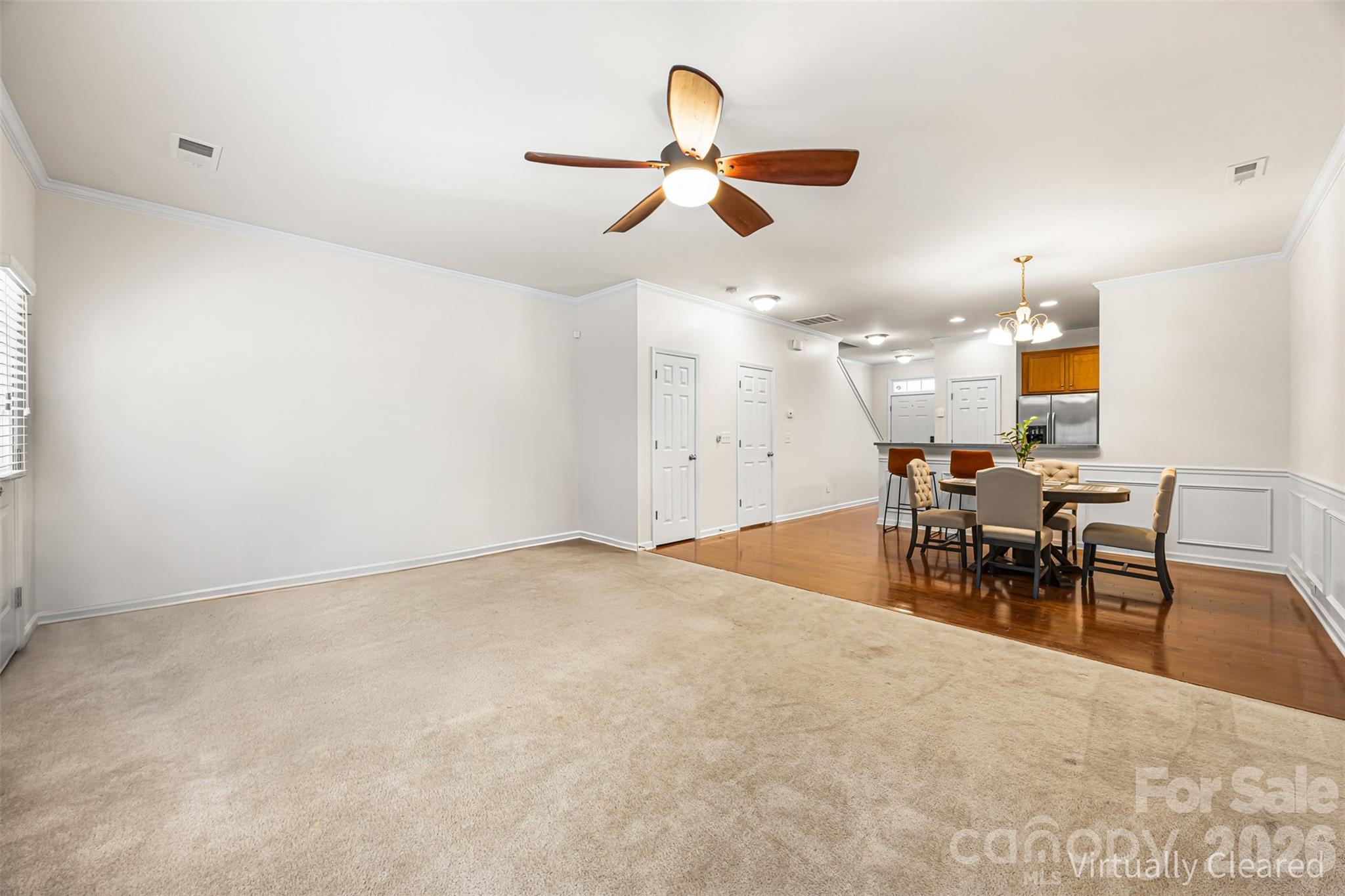 723 Winding Way Property Photo 4