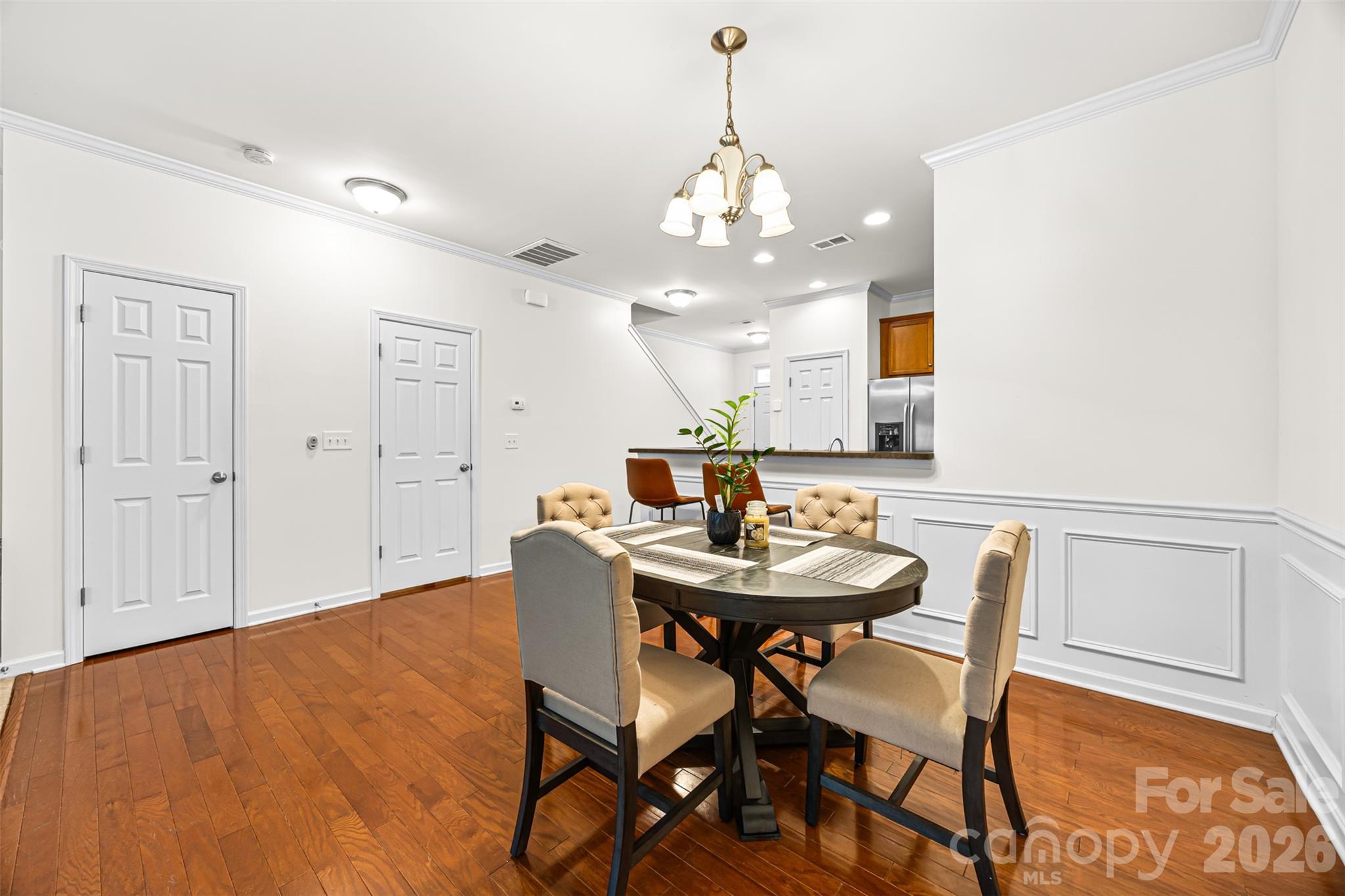 723 Winding Way Property Photo 7