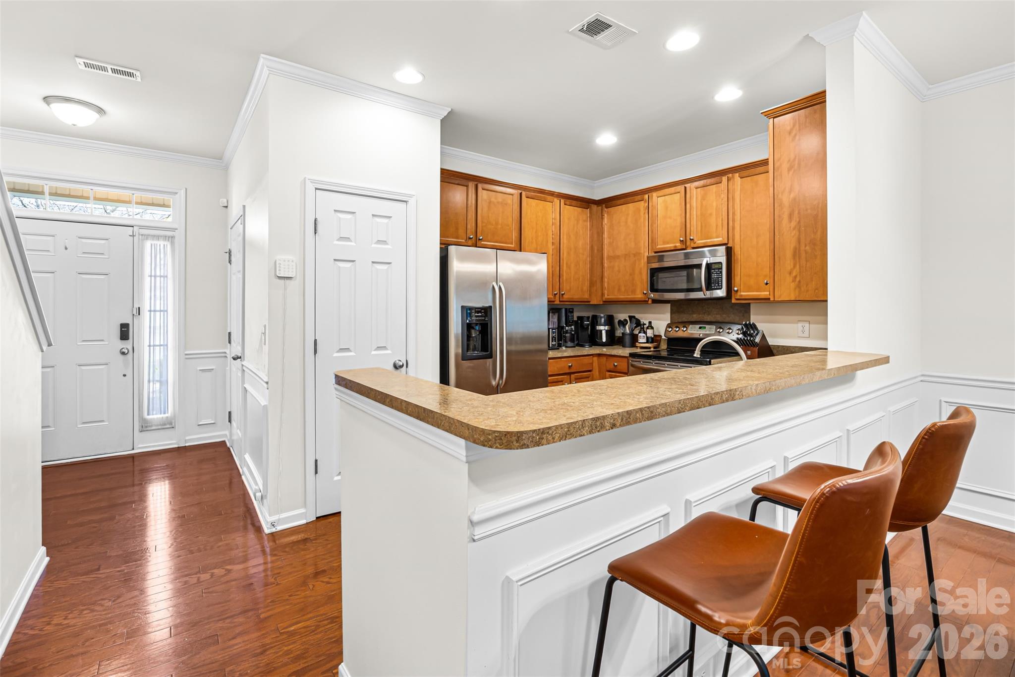 723 Winding Way Property Photo 8