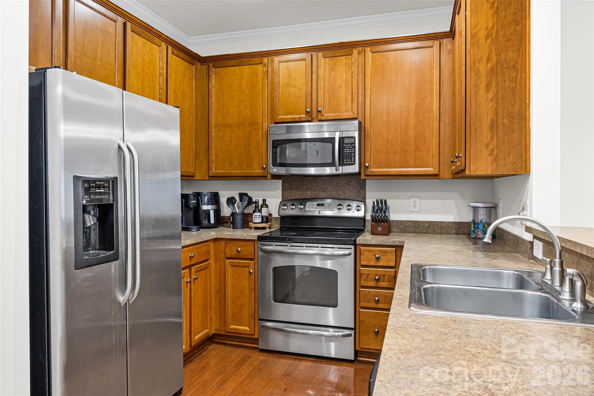 723 Winding Way Property Photo 9