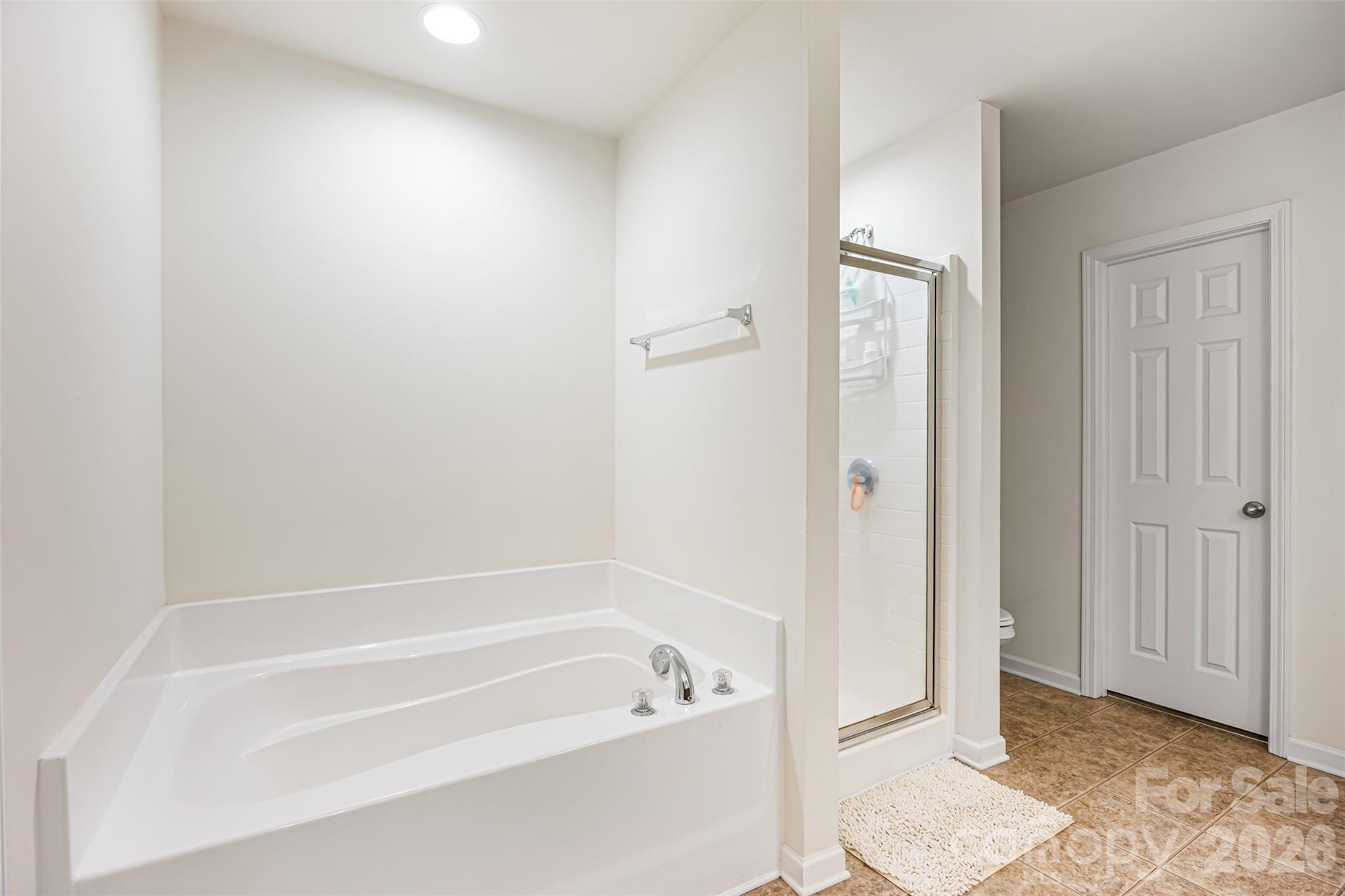 723 Winding Way Property Photo 15