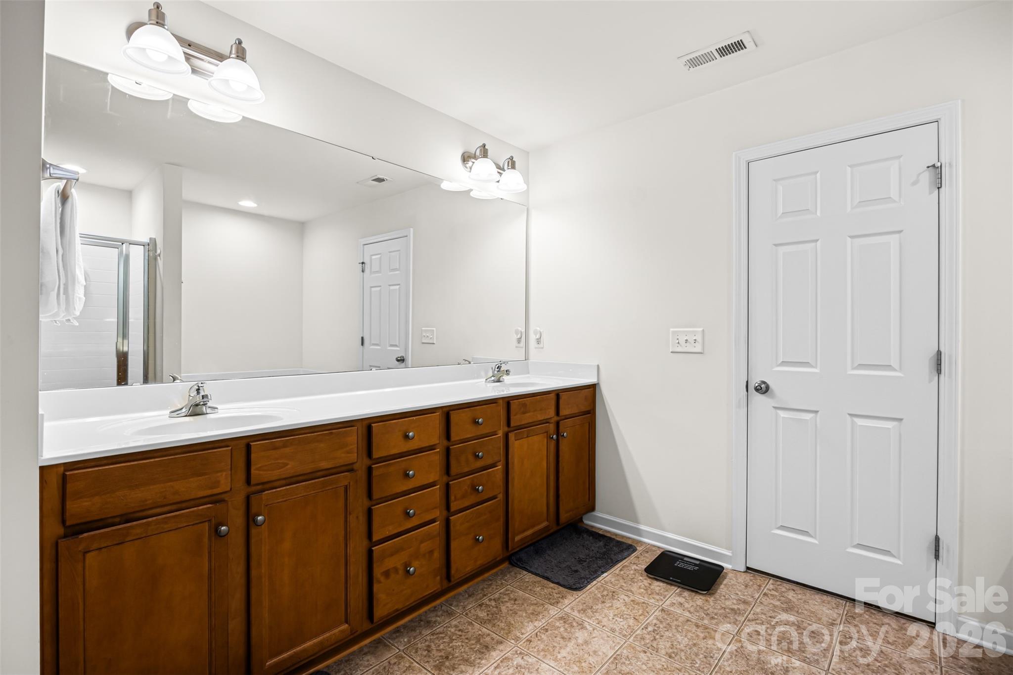 723 Winding Way Property Photo 16