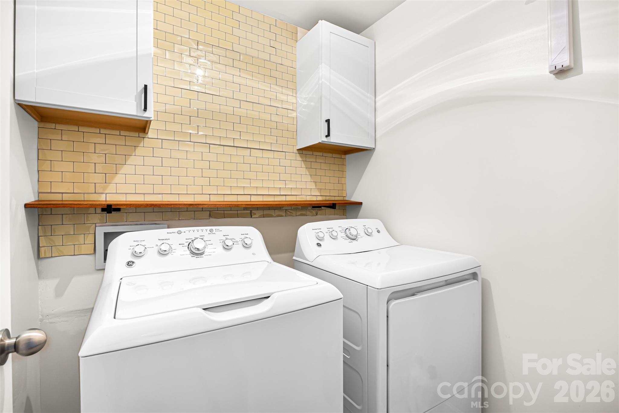 723 Winding Way Property Photo 19