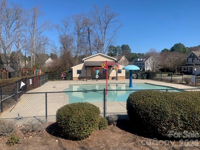 723 Winding Way Property Photo 27