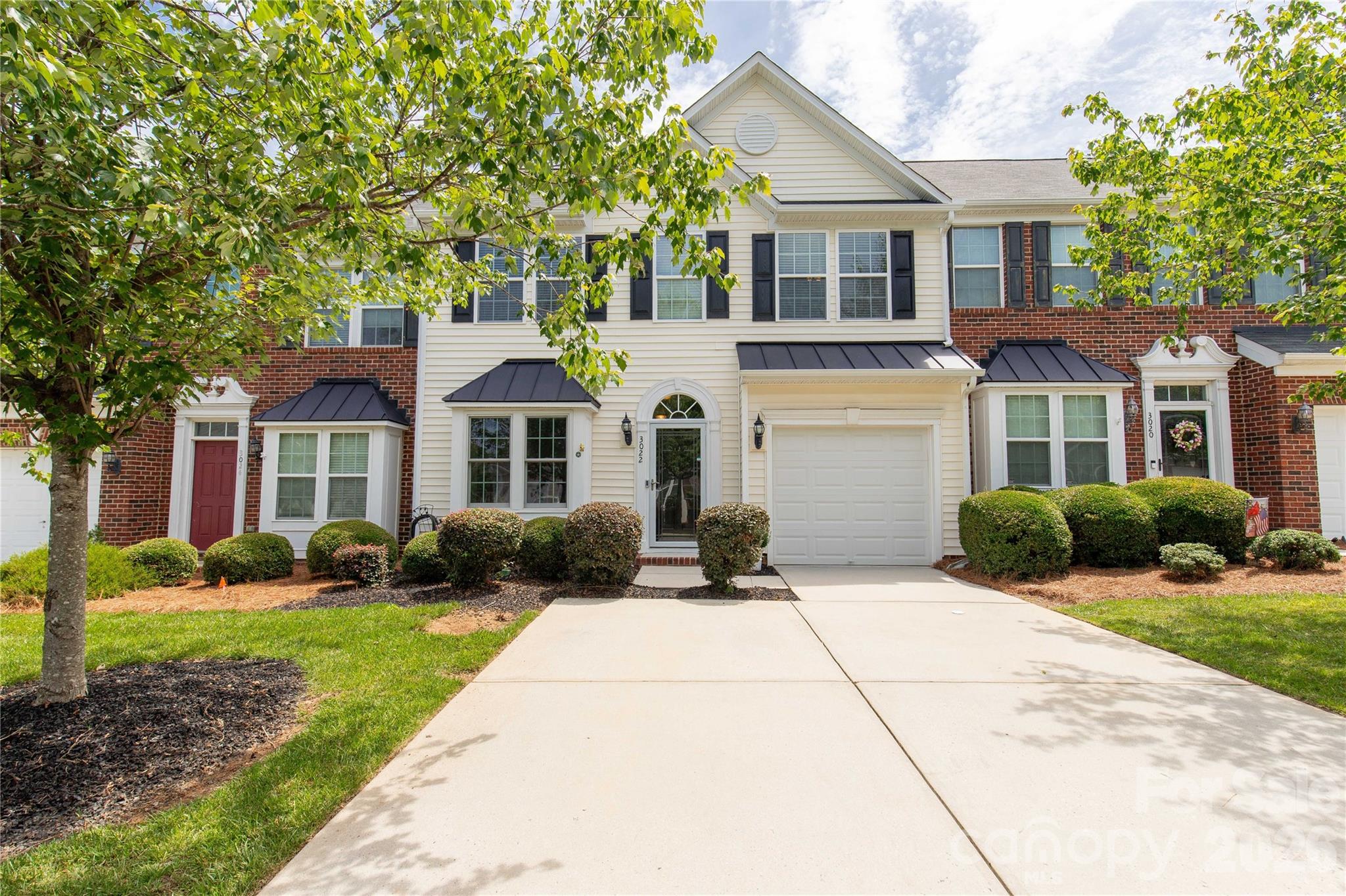 3022 Cabot Way Property Photo 2