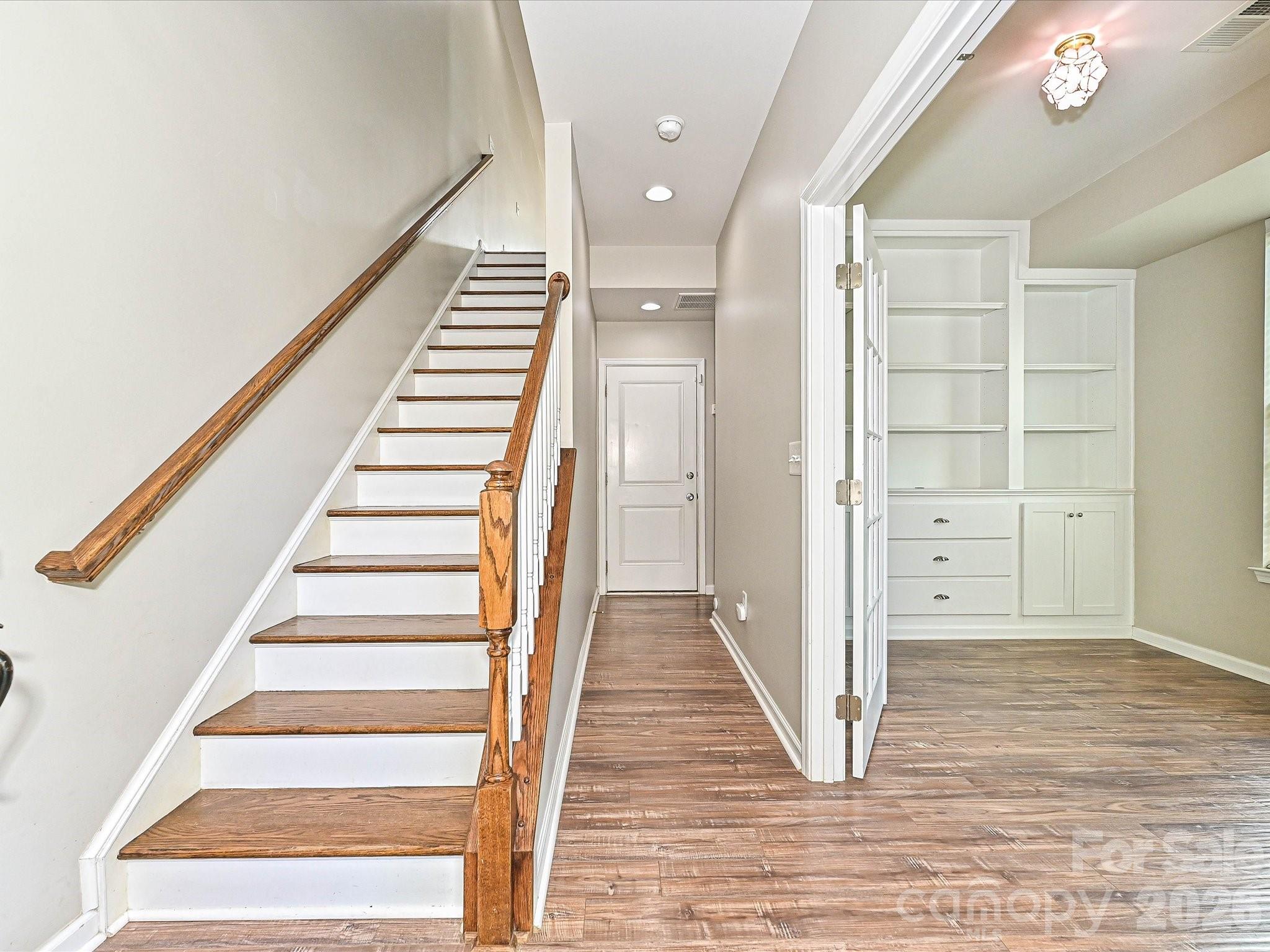19791 Playwrights Way Property Photo 3