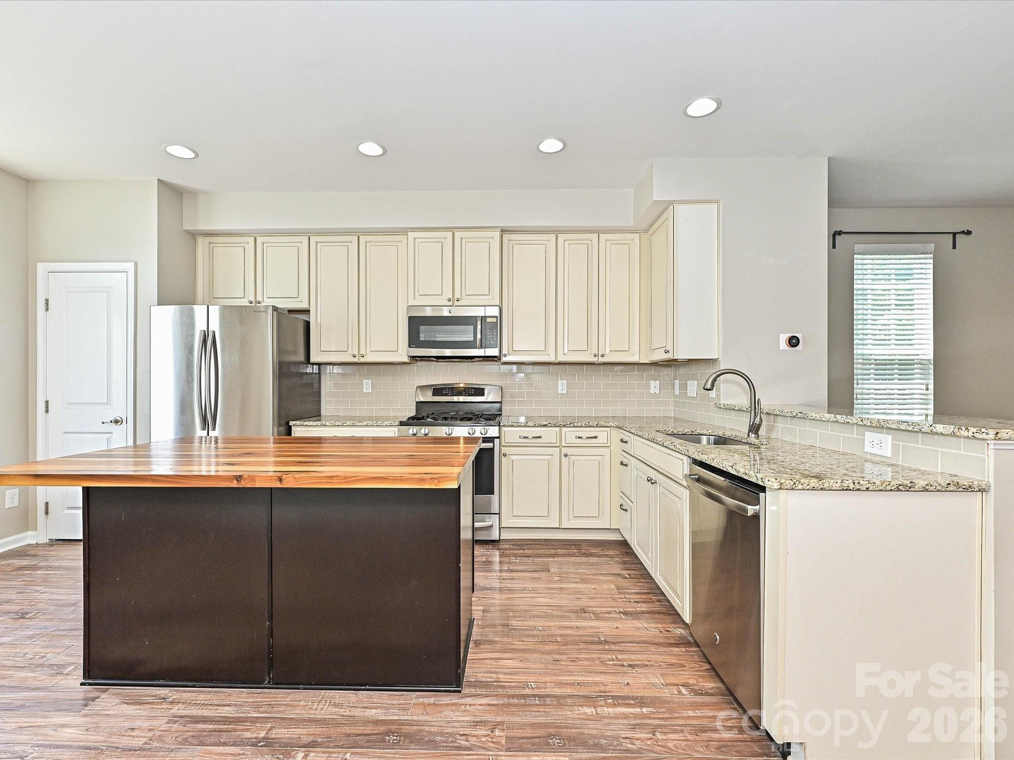 19791 Playwrights Way Property Photo 11