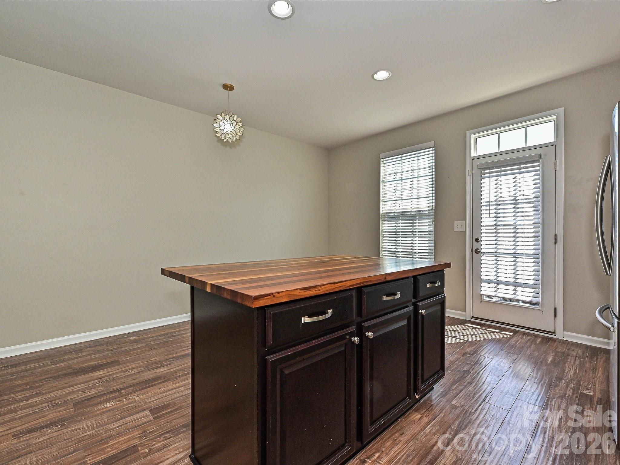 19791 Playwrights Way Property Photo 12