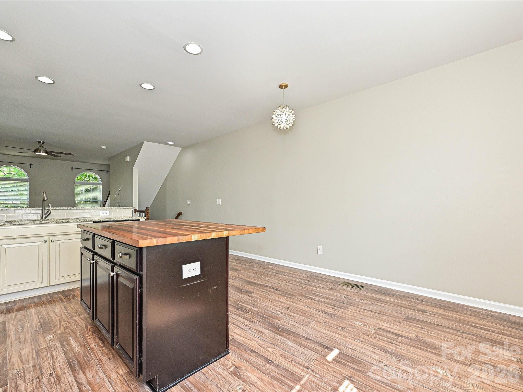 19791 Playwrights Way Property Photo 13