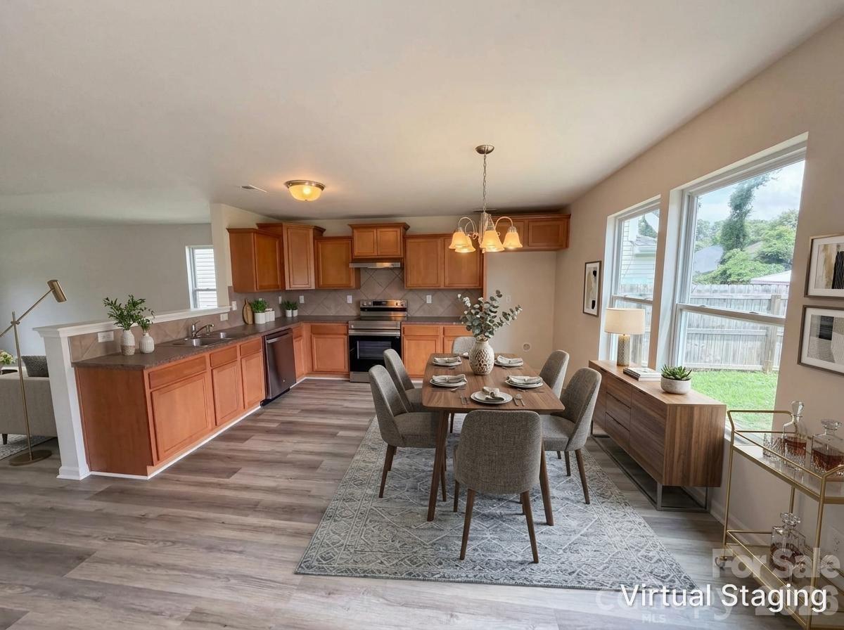 2534 Stream Bank Drive Property Photo 2