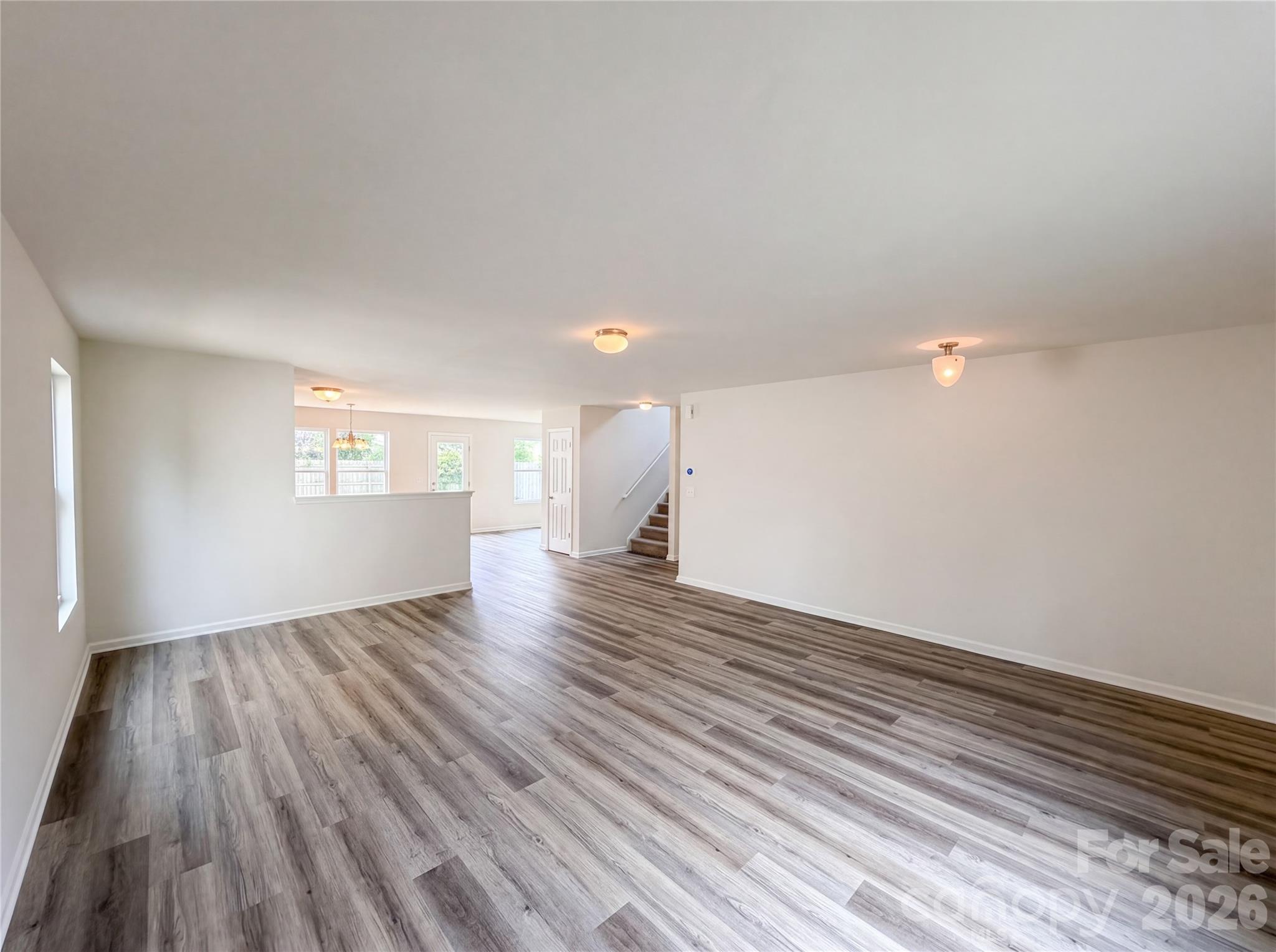 2534 Stream Bank Drive Property Photo 6