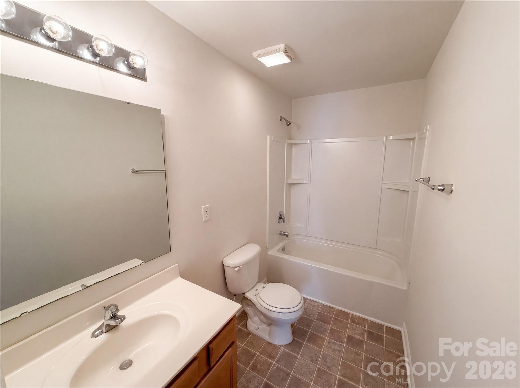 2534 Stream Bank Drive Property Photo 13