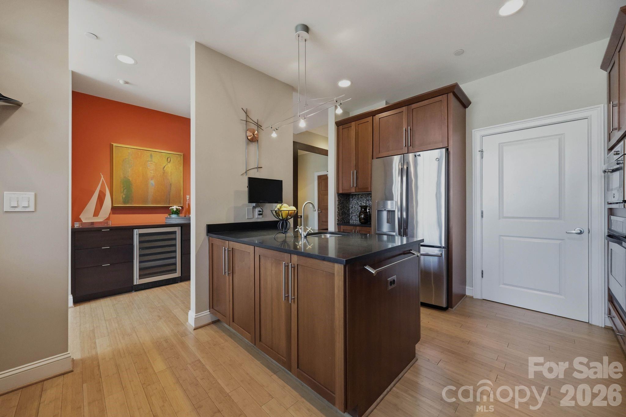 435 S Tryon Street 904 Property Photo 6