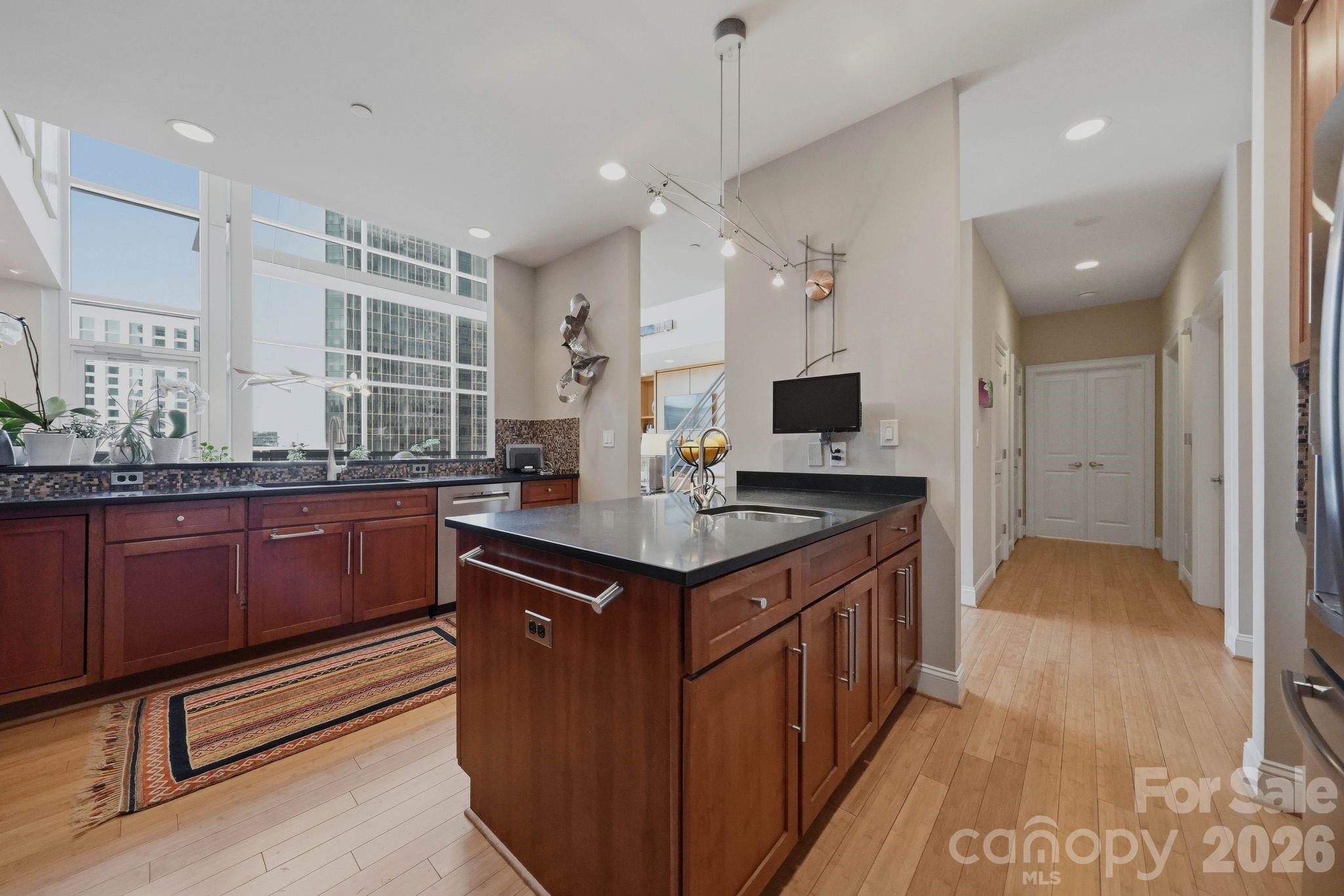435 S Tryon Street 904 Property Photo 7