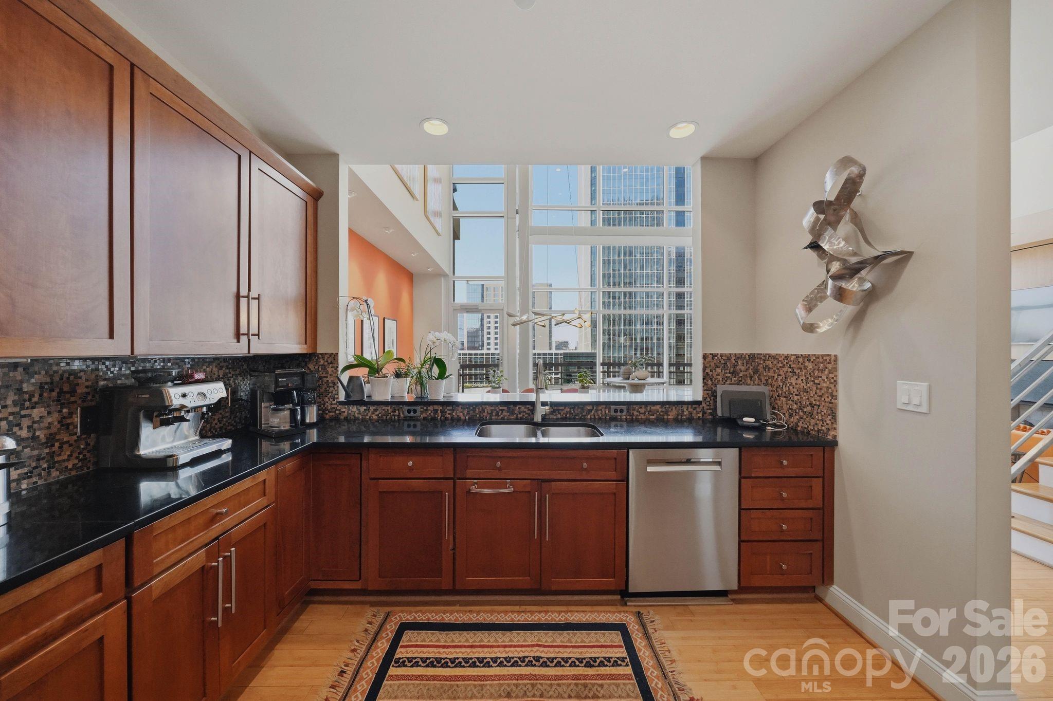 435 S Tryon Street 904 Property Photo 8