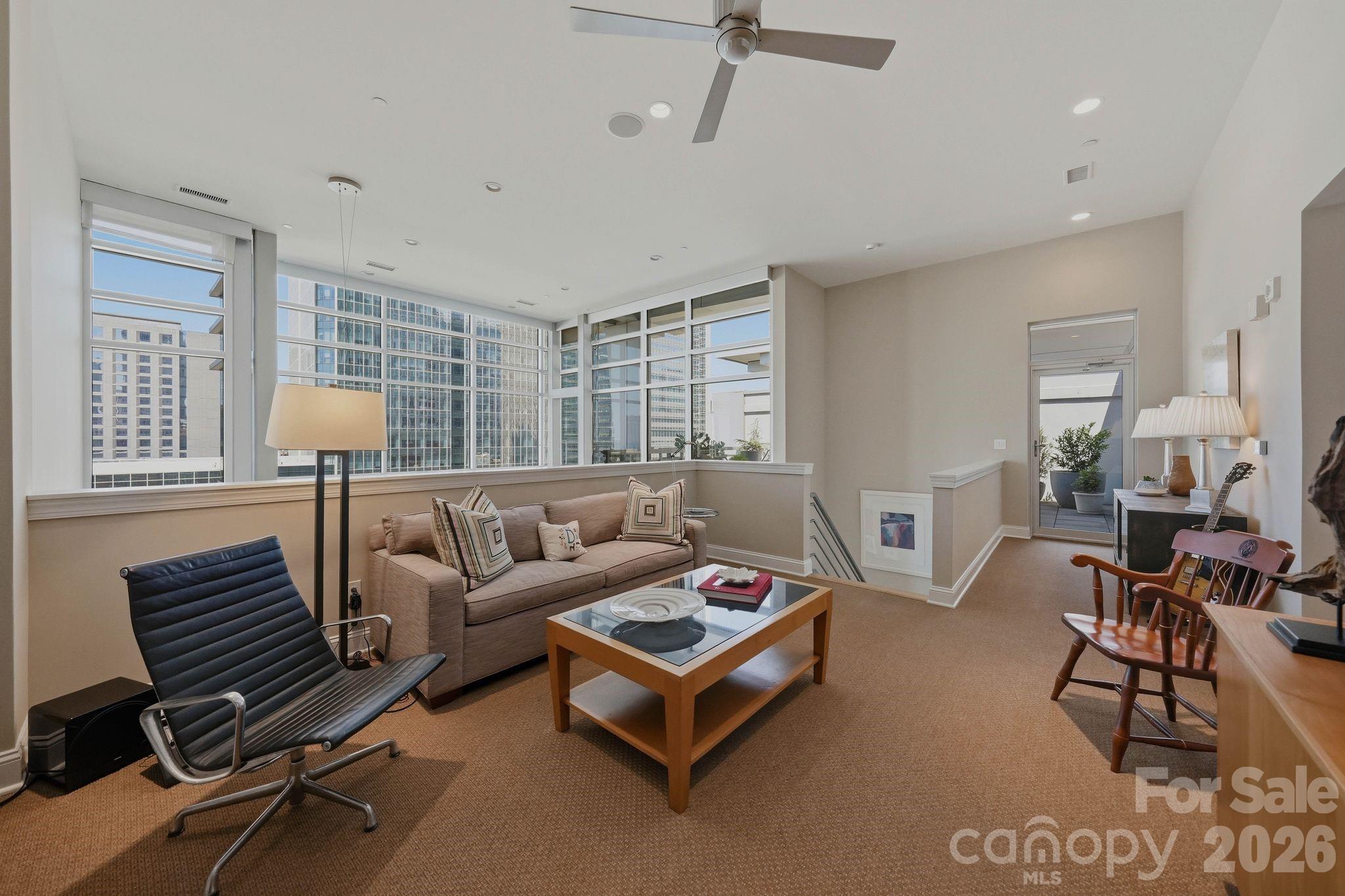 435 S Tryon Street 904 Property Photo 25