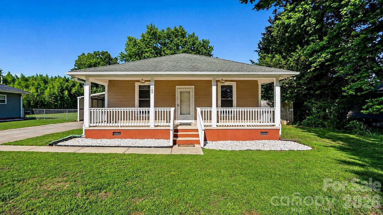 109 Globe Street Property Photo
