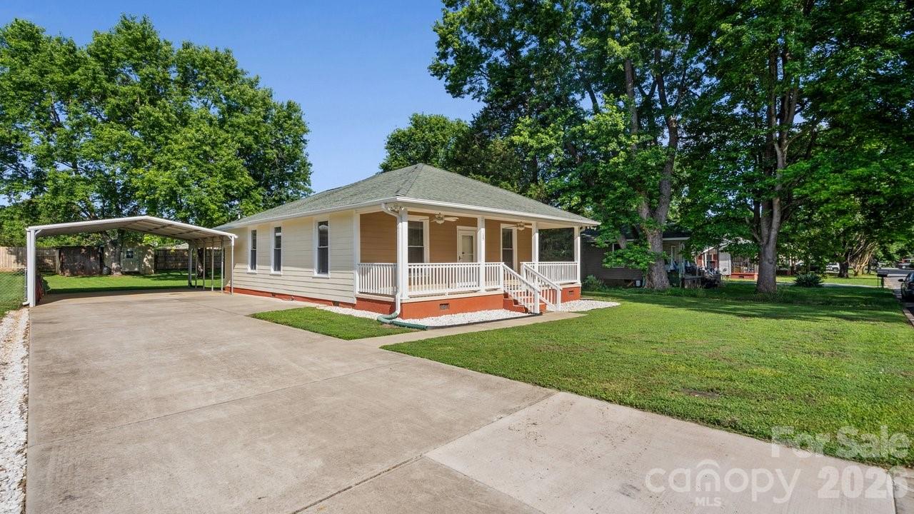 109 Globe Street Property Photo 2