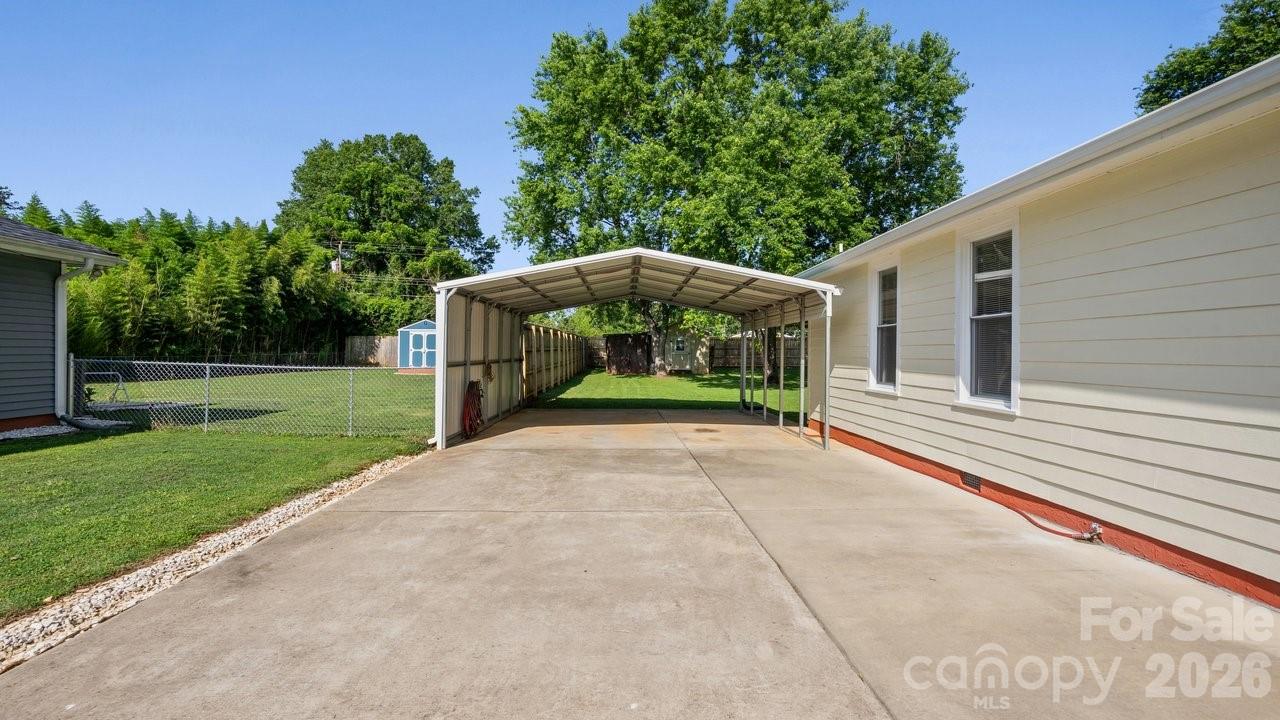 109 Globe Street Property Photo 3