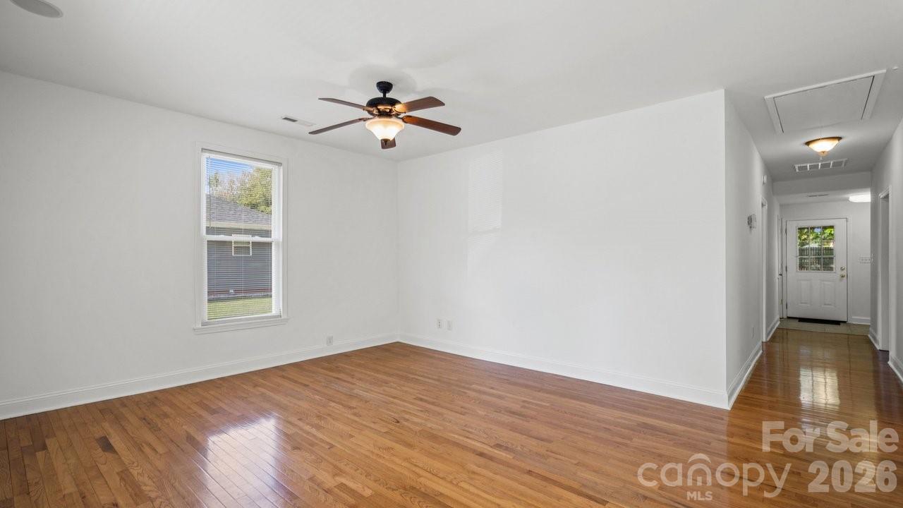 109 Globe Street Property Photo 5