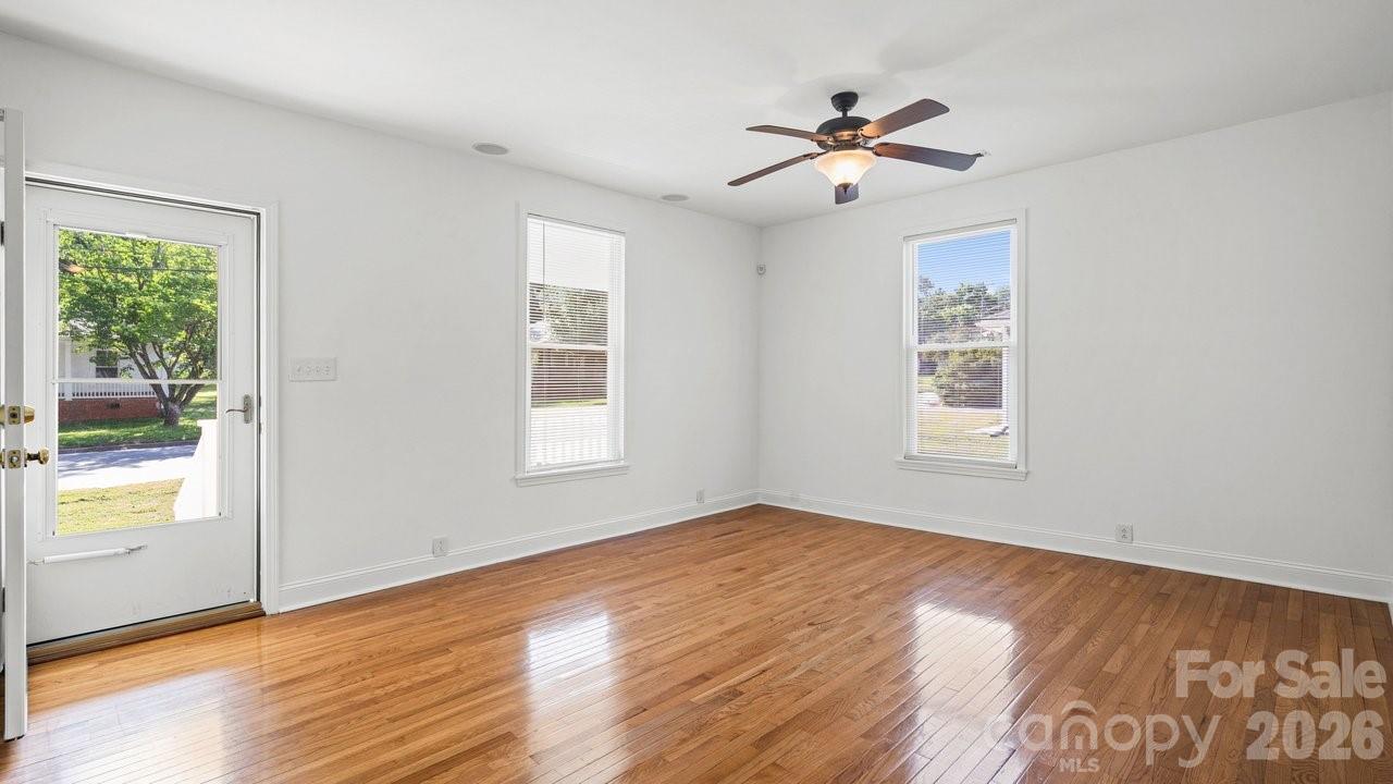 109 Globe Street Property Photo 6