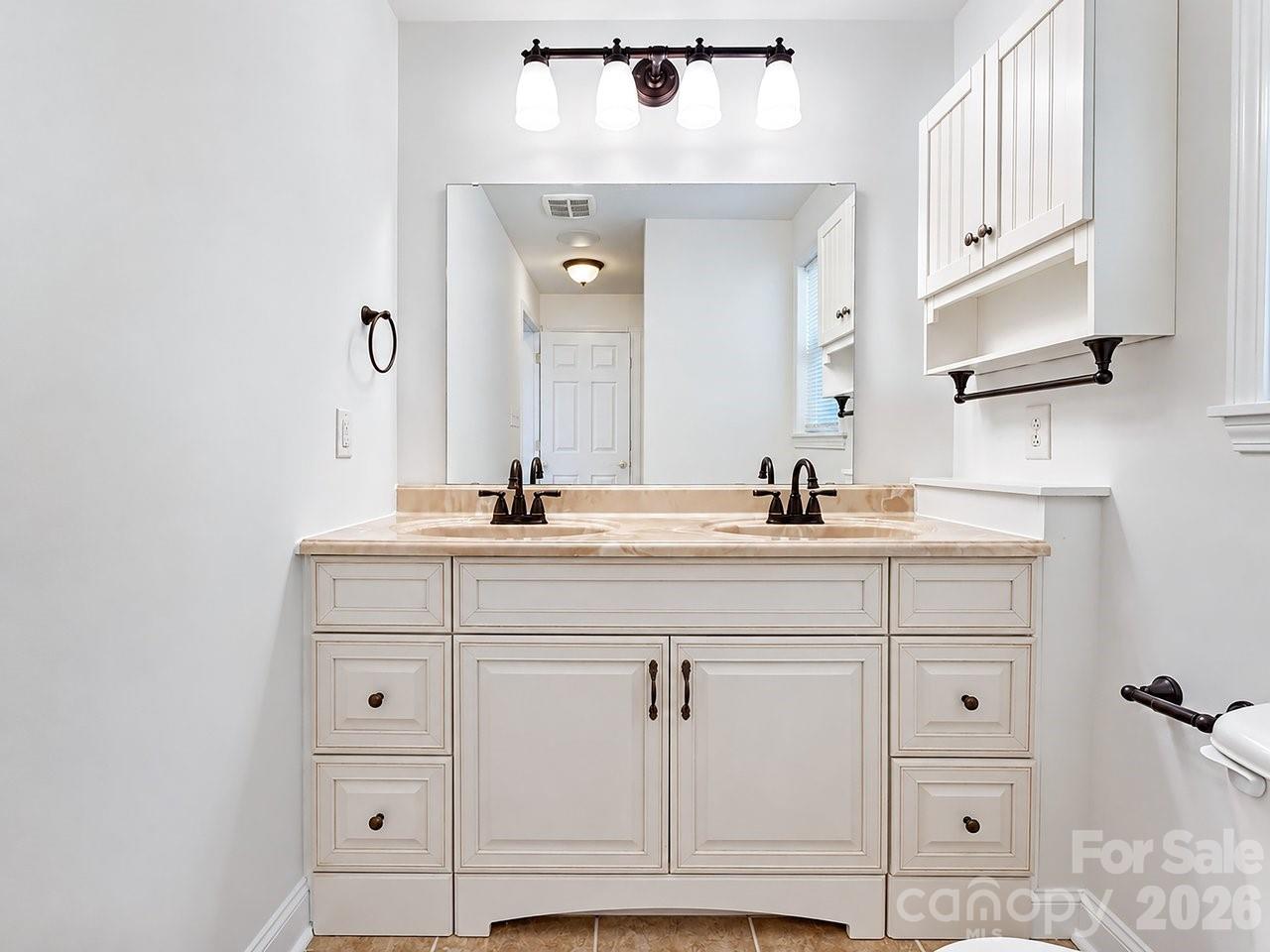 109 Globe Street Property Photo 13