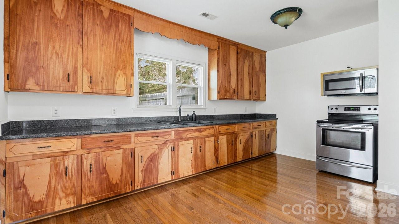 109 Globe Street Property Photo 16