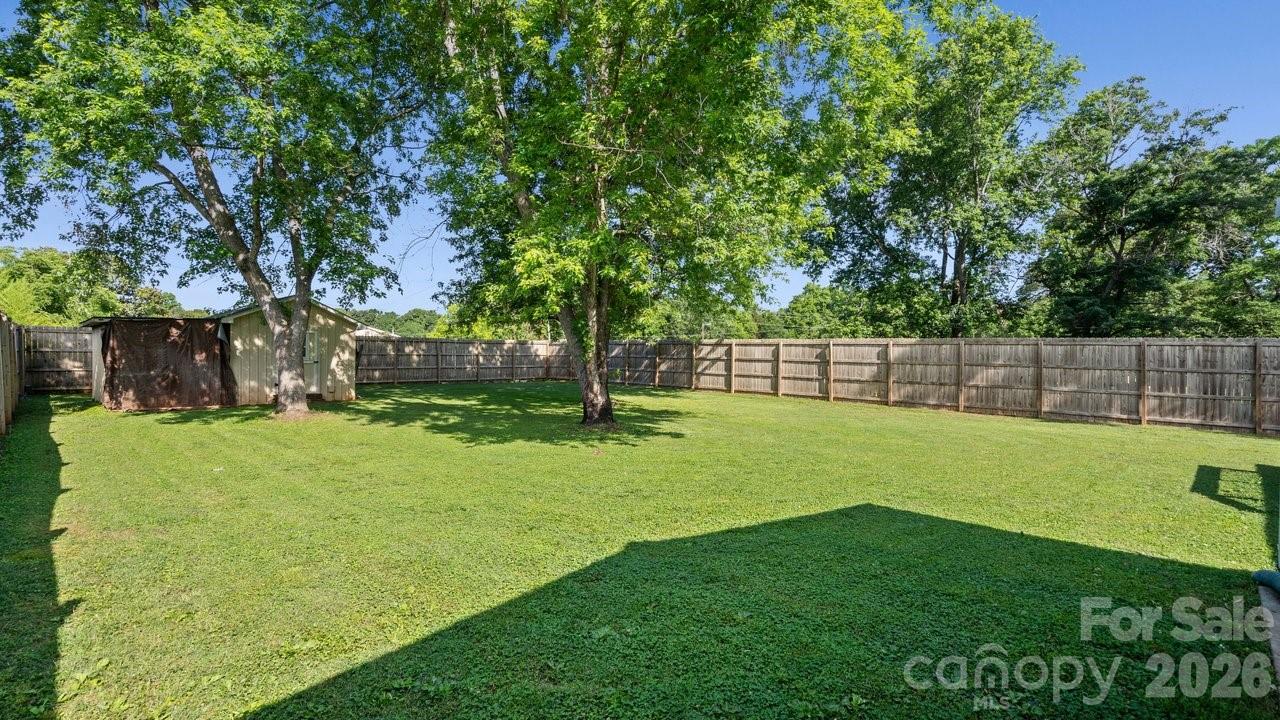 109 Globe Street Property Photo 20