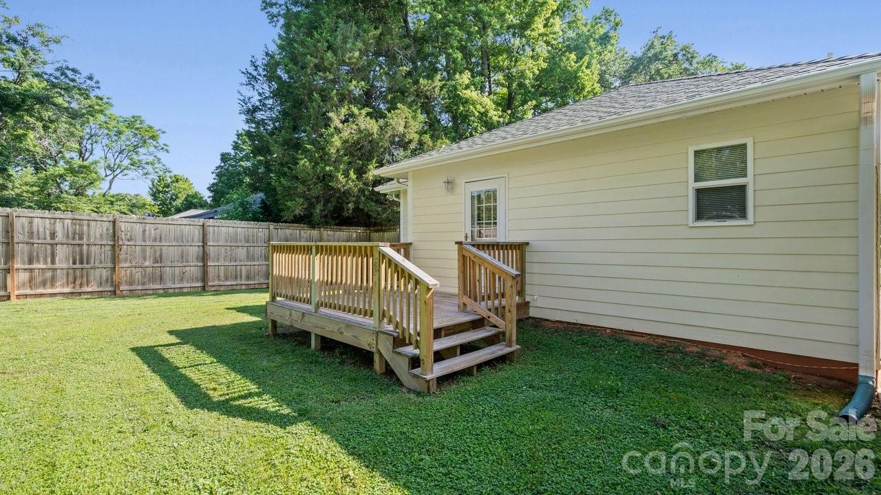109 Globe Street Property Photo 21