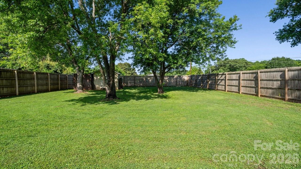 109 Globe Street Property Photo 22