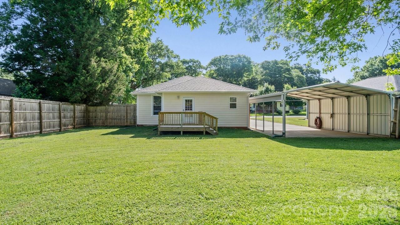 109 Globe Street Property Photo 23