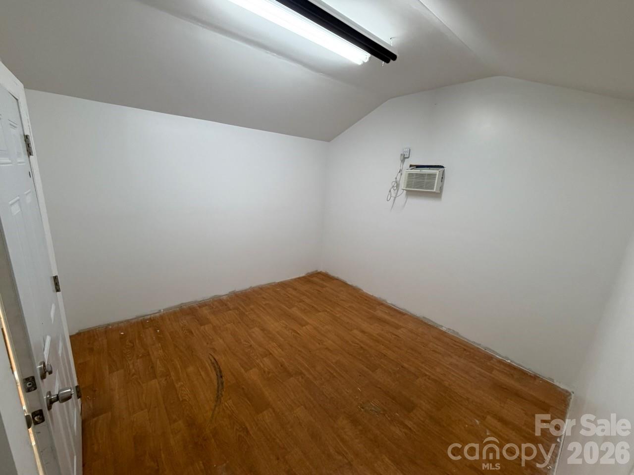 109 Globe Street Property Photo 25